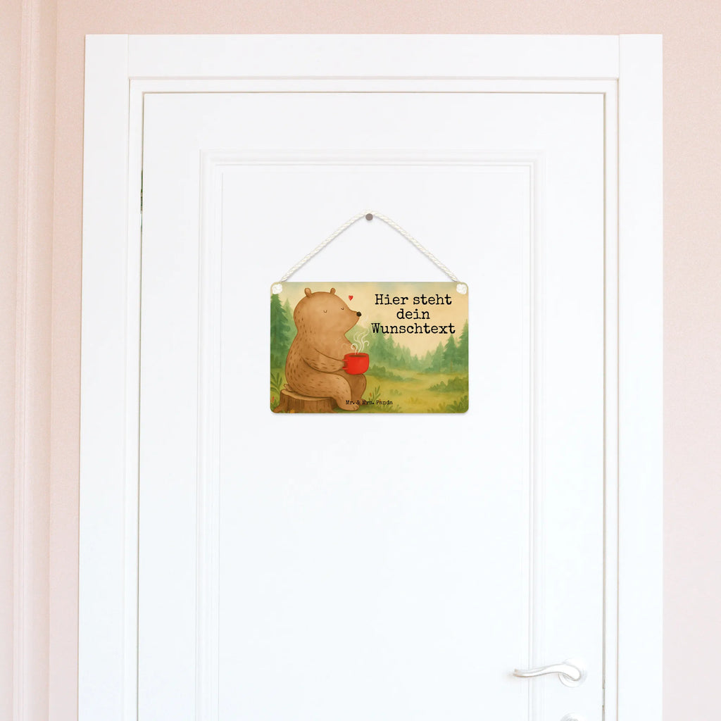 Personalisiertes Deko Schild Bär Kaffee Design Rustikales Deko Schild Personalisiert, Kleines Deko Schild Mit Wunschtext, Schild Mit Botschaft, Deko Schild Für Garten Mit Wunschtext, Deko Schild Für Wohnzimmer Mit Wunschtext, Deko Schild Für Balkon Mit Namen, Schild Zum Hinstellen Mit Text, Deko Schild Für Flur Mit Gravur, Vintage Deko Schild Mit Gravur, Deko Wandtafel Mit Namen, Deko Schild Für Familie Mit Text, Großes Deko Schild Personalisiert, Deko Schild Mit Gravur, Dekoschild Personalisiert, Shabby Chic Schild Mit Wunschtext, Modernes Deko Schild Mit Text, Metallschild Personalisiert, Deko Schild Mit Namen, Holzschild Mit Wunschtext, Deko Schild Mit Herz Und Text, Wandschild Mit Text, Personalisiertes Deko Schild, Deko Schild Als Geschenk Personalisiert, Deko Schild Mit Blumenmotiv Und Gravur, Spruchschild Mit Wunschtext, Deko Schild Selbst Gestalten, Geschenkidee Deko Schild Mit Text, Türschild Mit Namen, Deko Schild Mit Wunschtext, Schild Mit Individuellem Text, Deko Schild Mit Spruch, Schild Zum Aufstellen Mit Wunschtext, Deko Schild Für Küche Personalisiert, Lustiges Deko Schild Mit Wunschtext, Deko Schild Für Freunde Mit Namen, Liebevoll Gestaltetes Deko Schild Mit Wunschtext, Landhausstil Schild Mit Namen, Bär, Teddy, Teddybär, Coffee, Morgenroutine, Kaffee, Motivation, guten Morgen, Bären, Welt erobern, Welt retten