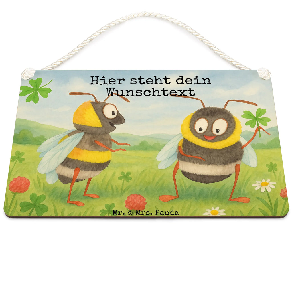 Personalisiertes Deko Schild Hummeln Kleeblatt Design Schild Mit Individuellem Text, Deko Schild Mit Wunschtext, Geschenkidee Deko Schild Mit Text, Großes Deko Schild Personalisiert, Deko Schild Für Balkon Mit Namen, Deko Schild Für Küche Personalisiert, Deko Schild Für Freunde Mit Namen, Schild Mit Botschaft, Deko Schild Mit Namen, Lustiges Deko Schild Mit Wunschtext, Dekoschild Personalisiert, Deko Schild Für Garten Mit Wunschtext, Deko Schild Mit Herz Und Text, Deko Schild Mit Blumenmotiv Und Gravur, Deko Schild Als Geschenk Personalisiert, Deko Schild Für Flur Mit Gravur, Rustikales Deko Schild Personalisiert, Personalisiertes Deko Schild, Türschild Mit Namen, Deko Schild Mit Gravur, Landhausstil Schild Mit Namen, Holzschild Mit Wunschtext, Deko Schild Für Familie Mit Text, Liebevoll Gestaltetes Deko Schild Mit Wunschtext, Metallschild Personalisiert, Modernes Deko Schild Mit Text, Spruchschild Mit Wunschtext, Shabby Chic Schild Mit Wunschtext, Kleines Deko Schild Mit Wunschtext, Wandschild Mit Text, Deko Schild Mit Spruch, Deko Wandtafel Mit Namen, Deko Schild Selbst Gestalten, Vintage Deko Schild Mit Gravur, Schild Zum Hinstellen Mit Text, Deko Schild Für Wohnzimmer Mit Wunschtext, Schild Zum Aufstellen Mit Wunschtext, Tiermotive, Gute Laune, lustige Sprüche, Tiere, glücklich sein, Hummel, glücklich werden, Biene, Spruch schön, Spruch positiv, Spruch fröhlich, Biene Deko