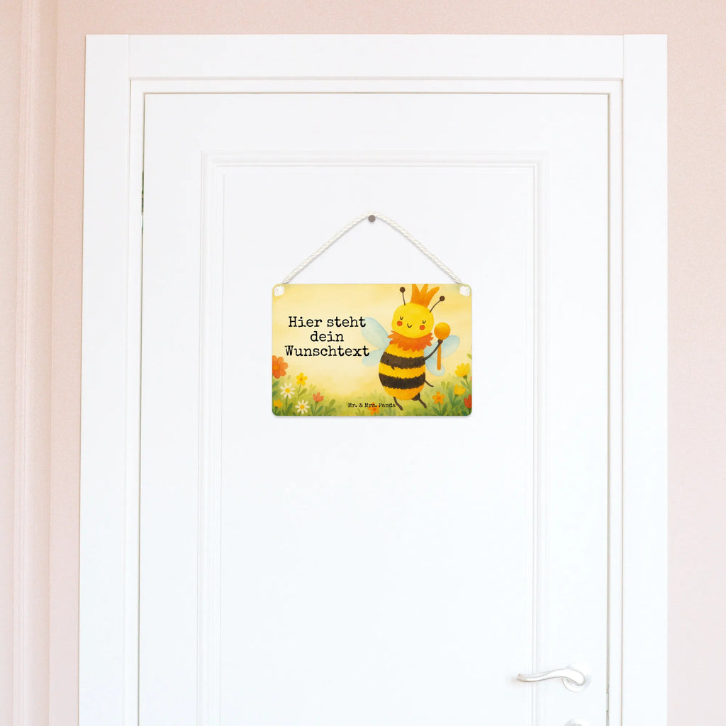 Personalisiertes Deko Schild Biene König Design Deko Schild Für Flur Mit Gravur, Wandschild Mit Text, Deko Schild Für Wohnzimmer Mit Wunschtext, Deko Schild Mit Namen, Shabby Chic Schild Mit Wunschtext, Geschenkidee Deko Schild Mit Text, Deko Schild Als Geschenk Personalisiert, Lustiges Deko Schild Mit Wunschtext, Dekoschild Personalisiert, Schild Mit Individuellem Text, Deko Schild Für Familie Mit Text, Deko Schild Mit Wunschtext, Metallschild Personalisiert, Deko Wandtafel Mit Namen, Großes Deko Schild Personalisiert, Schild Zum Hinstellen Mit Text, Holzschild Mit Wunschtext, Deko Schild Mit Herz Und Text, Deko Schild Mit Gravur, Liebevoll Gestaltetes Deko Schild Mit Wunschtext, Kleines Deko Schild Mit Wunschtext, Rustikales Deko Schild Personalisiert, Deko Schild Für Küche Personalisiert, Vintage Deko Schild Mit Gravur, Modernes Deko Schild Mit Text, Deko Schild Für Garten Mit Wunschtext, Landhausstil Schild Mit Namen, Deko Schild Für Balkon Mit Namen, Schild Zum Aufstellen Mit Wunschtext, Personalisiertes Deko Schild, Deko Schild Für Freunde Mit Namen, Deko Schild Mit Spruch, Spruchschild Mit Wunschtext, Deko Schild Mit Blumenmotiv Und Gravur, Schild Mit Botschaft, Türschild Mit Namen, Deko Schild Selbst Gestalten, Biene, Wespe, Hummel