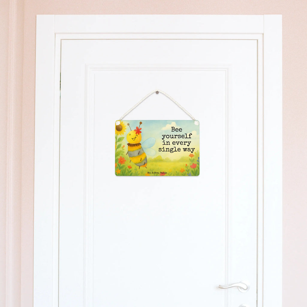 Deko Schild Biene Blume Design Dekoschild Für Flur, Dekoschild Groß, Spruchschild, Deko Schild, Deko schild Für Balkon, Metallschild, Wandschild, Deko schild Für Wohnzimmer, Wanddeko Schild, Deko schild Modern, Schild Zum Aufstellen, Deko schild Für Küche, Türschild Mit Spruch, Deko schild Mit Blumenmotiv, Deko schild Mit Lebensweisheit, Deko Wandtafel, Dekoschild Handgemacht, Deko schild Mit Herz, Deko schild Mit Spruch, Dekoschild Für Badezimmer, Lustiges Deko schild, Vintage Schild, Dekoschild, Dekoschild Zum Aufhängen, Dekos child Für Garten, Schild Aus Holz, Shabby Chic Schild, Dekoschild Klein, Deko schild Liebevoll Gestaltet, Holzschild, Rustikales Deko schild, Schild Zum Hinstellen, Dekoschild Für Freunde, Dekoschild Aus Holz, Dekoschild Für Familie, Schild Aus Metall, Türschild, Dekoschild Geschenk, Deko schild Landhausstil, Deko schild Mit Motiv, Biene, Wespe, Hummel