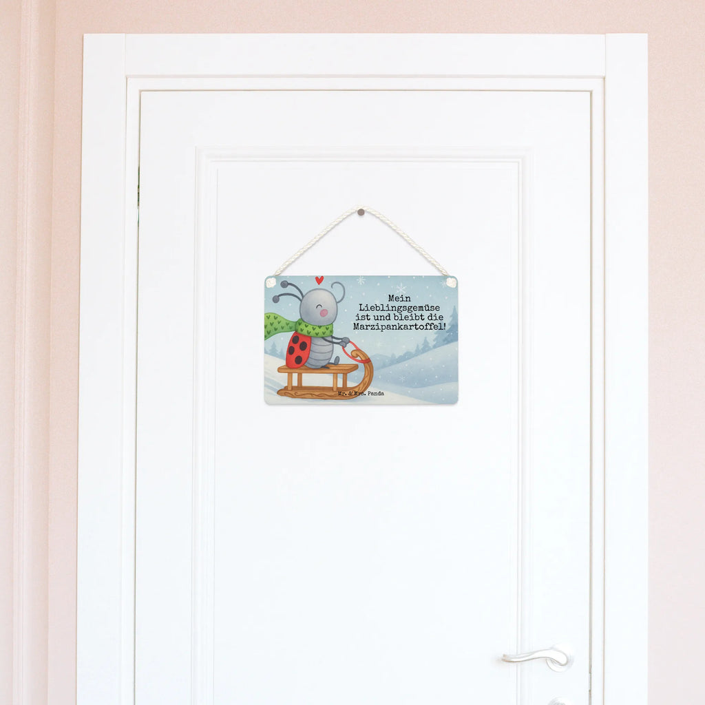 Deko Schild Smörle Rodeln Design Deko schild Mit Spruch, Dekoschild Handgemacht, Wandschild, Schild Aus Holz, Rustikales Deko schild, Deko schild Liebevoll Gestaltet, Dekoschild Für Familie, Spruchschild, Schild Zum Hinstellen, Dekoschild Für Flur, Deko schild Mit Herz, Schild Aus Metall, Türschild, Lustiges Deko schild, Deko schild Landhausstil, Deko schild Für Wohnzimmer, Dekoschild Groß, Dekoschild Zum Aufhängen, Deko Wandtafel, Deko schild Für Balkon, Holzschild, Türschild Mit Spruch, Deko schild Für Küche, Vintage Schild, Dekoschild Für Badezimmer, Shabby Chic Schild, Deko schild Mit Blumenmotiv, Wanddeko Schild, Dekoschild Für Freunde, Metallschild, Deko Schild, Dekoschild Klein, Dekoschild Geschenk, Dekoschild Aus Holz, Dekoschild, Deko schild Modern, Dekos child Für Garten, Deko schild Mit Motiv, Deko schild Mit Lebensweisheit, Schild Zum Aufstellen, Winter, Weihnachten, Weihnachtsdeko, Nikolaus, Advent, Heiligabend, Wintermotiv, Schlittenfahren, Smörle, Marzipan