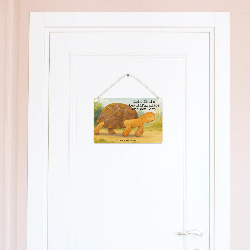 Deko Schild Schildkröte Marschieren Design Dekoschild, Deko schild Liebevoll Gestaltet, Holzschild, Schild Aus Metall, Deko schild Mit Blumenmotiv, Lustiges Deko schild, Dekoschild Für Freunde, Deko schild Mit Spruch, Deko schild Mit Lebensweisheit, Dekos child Für Garten, Schild Zum Aufstellen, Deko schild Für Küche, Dekoschild Für Badezimmer, Deko schild Mit Motiv, Deko schild Mit Herz, Dekoschild Handgemacht, Spruchschild, Türschild, Dekoschild Geschenk, Deko Wandtafel, Wanddeko Schild, Vintage Schild, Dekoschild Aus Holz, Deko Schild, Shabby Chic Schild, Schild Aus Holz, Dekoschild Zum Aufhängen, Deko schild Landhausstil, Dekoschild Groß, Dekoschild Für Familie, Rustikales Deko schild, Metallschild, Schild Zum Hinstellen, Wandschild, Deko schild Für Balkon, Türschild Mit Spruch, Deko schild Modern, Deko schild Für Wohnzimmer, Dekoschild Für Flur, Dekoschild Klein, Meerestiere, Meer, Urlaub, Inspiration, Schildkröten, Schildkröte, Neustart, Reiselust, Motivation, get lost, Abenteuer, Lieblingsmensch