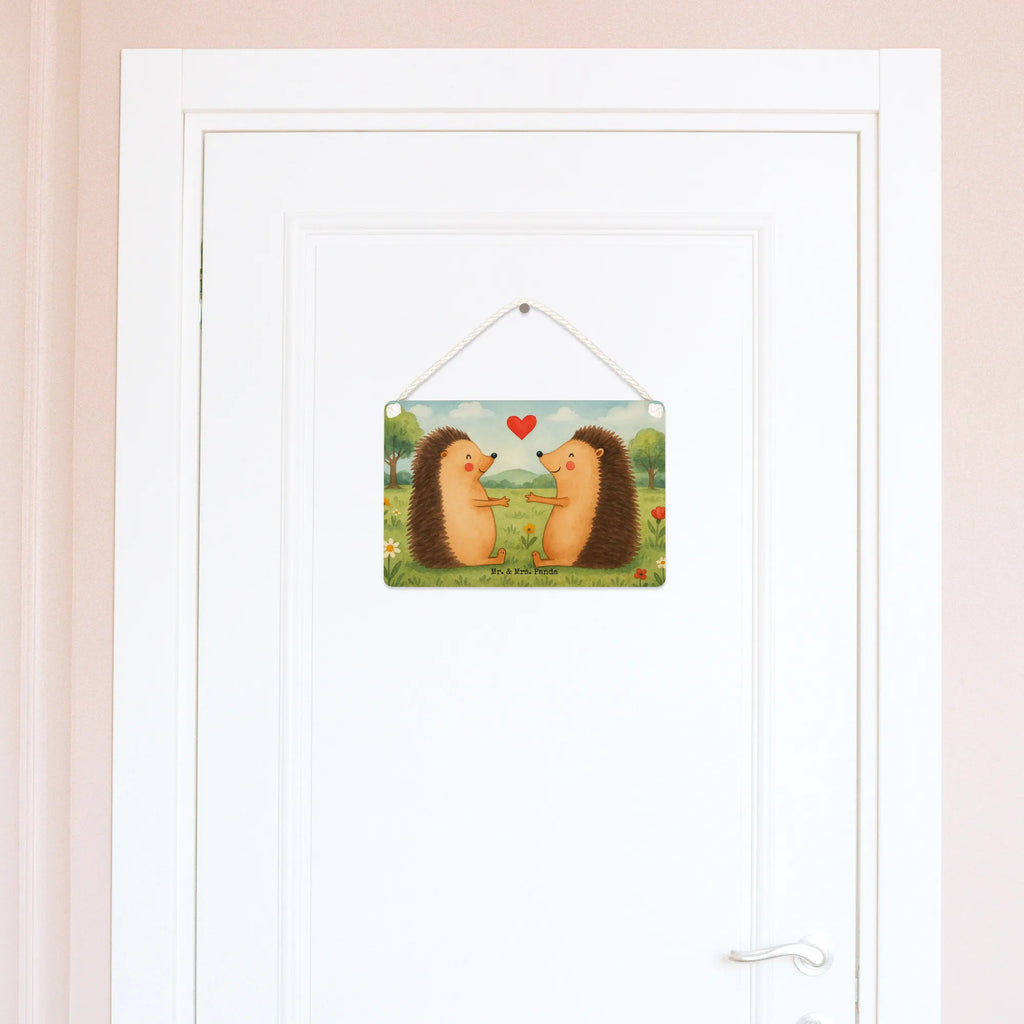 Deko Schild Igel Liebe Design Dekoschild Für Familie, Dekoschild Groß, Metallschild, Wandschild, Spruchschild, Schild Zum Hinstellen, Lustiges Deko schild, Holzschild, Deko schild Für Wohnzimmer, Dekoschild Zum Aufhängen, Dekoschild Aus Holz, Shabby Chic Schild, Schild Zum Aufstellen, Deko Wandtafel, Deko schild Für Küche, Deko schild Mit Lebensweisheit, Deko schild Mit Spruch, Dekoschild Geschenk, Vintage Schild, Dekos child Für Garten, Rustikales Deko schild, Deko schild Liebevoll Gestaltet, Dekoschild Für Freunde, Deko schild Mit Blumenmotiv, Deko schild Modern, Deko Schild, Türschild Mit Spruch, Schild Aus Holz, Deko schild Mit Motiv, Dekoschild Für Badezimmer, Deko schild Mit Herz, Türschild, Dekoschild Für Flur, Schild Aus Metall, Dekoschild Handgemacht, Dekoschild, Deko schild Landhausstil, Dekoschild Klein, Wanddeko Schild, Deko schild Für Balkon, Liebe, Partner, Freund, Freundin, Ehemann, Ehefrau, Heiraten, Verlobung, Heiratsantrag, Liebesgeschenk, Jahrestag, Hocheitstag, Liebesbeweis, Hochzeitstag, Igel, Verlobt, Verliebt, Hochzeit, Verheiratet, Geschenk