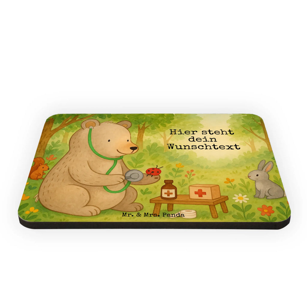 Personalisierter Magnet Bär Arzt Design Personalisierer Magnet, Dekomagnet mit Namen, Personalisierter Whiteboard Magnet, Pinnwandmagnet mit Namen, Whiteboard Magnet mit Namen, Souvenir Magnet mit Namen, Kühlschrank Dekoration mit Namen, Personalisierter Notiz Magnet, Kühlschrankmagnet mit Namen, Personalisierter Pinnwandmagnet, Magnet bedrucken, Personalisierter Dekomagnet, Notiz Magnet mit Namen, Personalisierte Kühlschrank Dekoration, Personalisierter Souvenir Magnet, Magnet personalisieren, Wunschname, Personalisierter Kühlschrankmagnet, Magnet selbst gestalten, Personalisierter Motivmagnete, Magnet mit Namen, Motivmagnete mit Namen, Bär, Teddy, Teddybär, Doktorin, Doktor, Professorin, Arzt, Ärztin, Professor