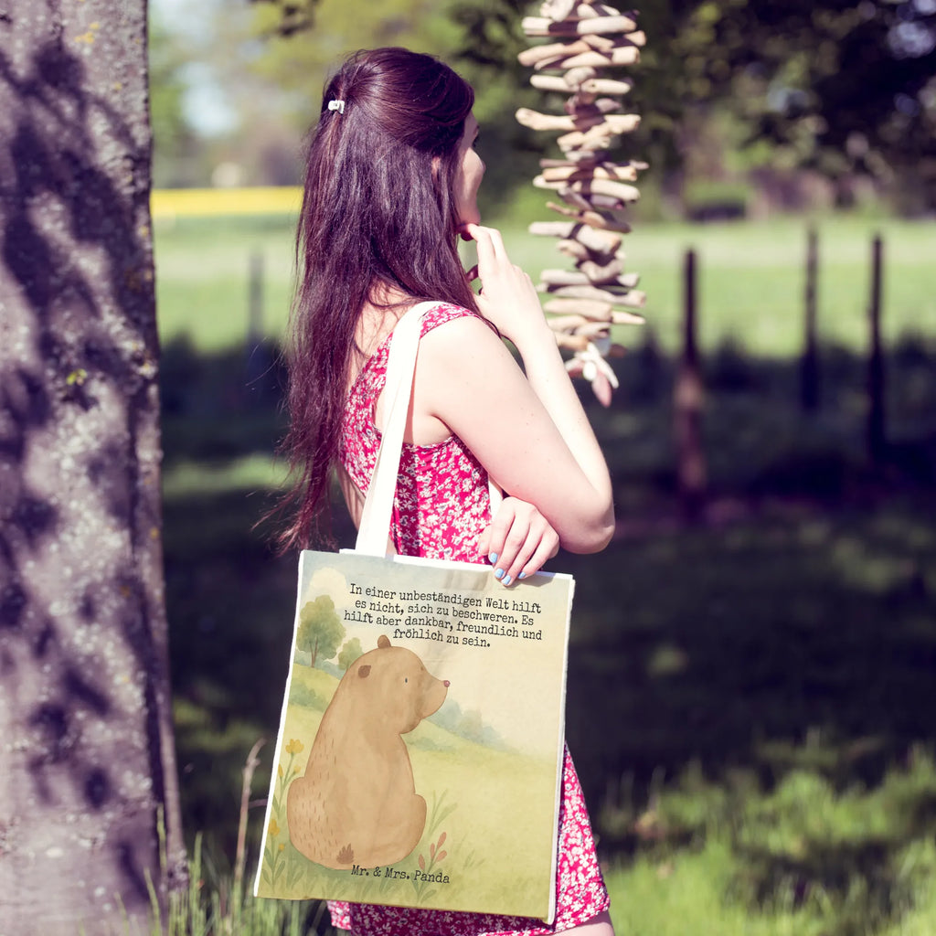 Einkaufstasche Bär Schulterblick Design Einkaufstasche, Tragetasche Für Büro, Faltbare Tragetasche, Tragetasche Zum Umhängen, Tragetasche Mit Henkel, Tragetasche Design, Tragetasche Für Bücher, Tragetasche Mit Spruch, Leinentasche, Tragetasche Nachhaltig, Tragetasche, Tragetasche Damen, Jutetaschen, Stofftasche, Tragetasche Mit Motiv, Jutetasche, Tragetasche Für Schule, Lustige Tragetasche, Tragetasche Blanko, Baumwolltaschen, Tragetasche Waschbar, Tragetasche Kinder, Tragetasche Ohne Plastik, Bunte Tragetasche, Tragetasche Geschenkidee, Tragetasche Für Einkäufe, Tragetasche Bedruckt, Tragetasche Vintage, Leinentaschen, Einkaufstaschen, Stofftaschen, Kleine Tragetasche, Tragetasche Wiederverwendbar, Tragetasche Herren, Tragetasche Umweltfreundlich, Beutel Tasche, Tragetasche Modern, Tragetasche Robust, Tragetasche Handgemacht, Tragetaschen, Große Tragetasche, Baumwolltasche, Tragetasche Für Alltag, Bär, Teddy, Teddybär, Weisheit, Bären, Weltansicht, Bärenliebe, Selbstachtung, Motivation