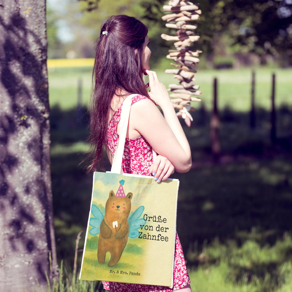 Einkaufstasche Bär Zahnfee Design Tragetasche Zum Umhängen, Tragetasche Vintage, Tragetasche Umweltfreundlich, Faltbare Tragetasche, Tragetasche Blanko, Tragetasche Für Bücher, Tragetasche Handgemacht, Tragetaschen, Tragetasche Ohne Plastik, Tragetasche Modern, Leinentasche, Tragetasche Für Büro, Große Tragetasche, Tragetasche Wiederverwendbar, Tragetasche Kinder, Einkaufstasche, Tragetasche Herren, Tragetasche Waschbar, Tragetasche Damen, Kleine Tragetasche, Stofftaschen, Baumwolltasche, Tragetasche Mit Motiv, Tragetasche Geschenkidee, Einkaufstaschen, Leinentaschen, Tragetasche Mit Henkel, Tragetasche Robust, Jutetasche, Baumwolltaschen, Tragetasche Für Schule, Tragetasche Für Einkäufe, Tragetasche Für Alltag, Bunte Tragetasche, Tragetasche Bedruckt, Tragetasche Mit Spruch, Tragetasche, Beutel Tasche, Tragetasche Design, Lustige Tragetasche, Jutetaschen, Stofftasche, Tragetasche Nachhaltig, Bär, Teddy, Teddybär, Fee, Erster Zahn, Zahnfee, Milchzahn