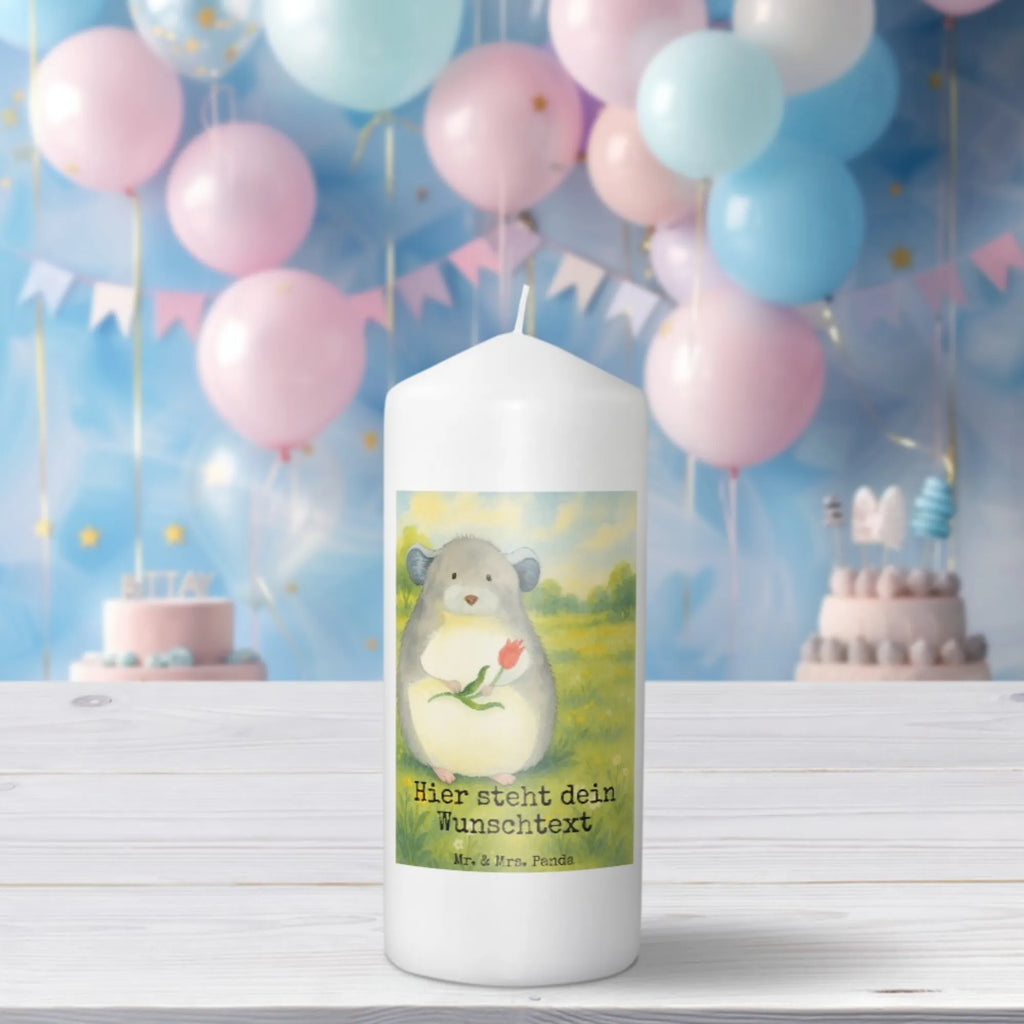 Personalisierte Kerze Chinchilla Blume Design Blockkerze Mit Namensdruck, Kerze Für Hochzeit Mit Namensgravur, Gastgeschenk Kerze Mit Namen, Personalisierte Kerze, Stabkerze Mit Gravur, Firmungskerze Mit Wunschname, Fair-Trade-Kerze Mit Namensgravur, Kommunionkerze Mit Namen, Stumpenkerze Mit Namensgravur, Andachtskerze Mit Namensgravur, Metall-Kerze Mit Namensgravur, Holz-Kerze Mit Namen, Weihnachtskerze Mit Namensgravur, Duftkerze Mit Namen, Grabkerze Mit Namensgravur, Trauerkerze Mit Namen, Teelicht Mit Namensdruck, Stearinkerze Mit Gravur, Tischkerze Mit Namensdruck, Kerzen-Set Mit Namensgravur, Kerze Mit Prägung Und Wunschname, Votivkerze Mit Wunschname, Gartenkerze Mit Namen, Glas-Kerze Mit Wunschname, Handgegossene Kerze Mit Namen, Osterkerze Mit Namen, Outdoor-Kerze Mit Namensgravur, Kerze Mit Namen, Tafelkerze Mit Wunschname, Schwimmkerze Mit Namen, Kerze Mit Spruch Und Namen, Streukerze Mit Namensdruck, Bio-Kerze Mit Wunschname, Gedenkkerze Mit Namen, LED-Kerze Mit Wunschname, Adventskerze Mit Wunschname, Sojawachskerze Mit Namensdruck, Kerze Für Geburtstag Mit Wunschname, Bienenwachskerze Mit Wunschname, Taufekerze Mit Namensgravur, Laternenkerze Mit Namensdruck, Handgemachte Kerze Mit Wunschname, Tiermotive, Gute Laune, lustige Sprüche, Tiere, Chinchillas, Büroalltag, Büro, Liebeskummer, Chinchilla, traurig sein, Kummer, Glücklichsein, Depressionen, Chaos