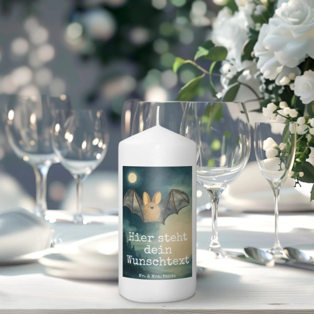 Personalisierte Kerze Fledermaus Flügel Design Laternenkerze Mit Namensdruck, Kerze Mit Namen, Taufekerze Mit Namensgravur, Votivkerze Mit Wunschname, Gastgeschenk Kerze Mit Namen, Kerze Für Geburtstag Mit Wunschname, Grabkerze Mit Namensgravur, LED-Kerze Mit Wunschname, Weihnachtskerze Mit Namensgravur, Kerzen-Set Mit Namensgravur, Kerze Mit Prägung Und Wunschname, Bienenwachskerze Mit Wunschname, Stumpenkerze Mit Namensgravur, Handgegossene Kerze Mit Namen, Duftkerze Mit Namen, Adventskerze Mit Wunschname, Gartenkerze Mit Namen, Streukerze Mit Namensdruck, Stearinkerze Mit Gravur, Stabkerze Mit Gravur, Kommunionkerze Mit Namen, Holz-Kerze Mit Namen, Teelicht Mit Namensdruck, Fair-Trade-Kerze Mit Namensgravur, Outdoor-Kerze Mit Namensgravur, Metall-Kerze Mit Namensgravur, Sojawachskerze Mit Namensdruck, Tischkerze Mit Namensdruck, Schwimmkerze Mit Namen, Firmungskerze Mit Wunschname, Personalisierte Kerze, Kerze Mit Spruch Und Namen, Kerze Für Hochzeit Mit Namensgravur, Tafelkerze Mit Wunschname, Handgemachte Kerze Mit Wunschname, Glas-Kerze Mit Wunschname, Osterkerze Mit Namen, Bio-Kerze Mit Wunschname, Andachtskerze Mit Namensgravur, Gedenkkerze Mit Namen, Blockkerze Mit Namensdruck, Trauerkerze Mit Namen, Tiermotive, Gute Laune, lustige Sprüche, Tiere