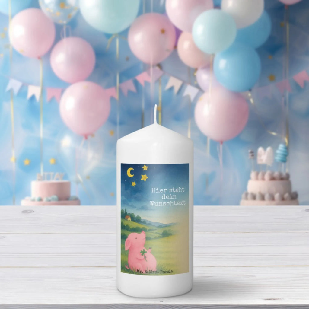 Personalisierte Kerze Schwein Glück Design Duftkerze Mit Namen, Teelicht Mit Namensdruck, Stumpenkerze Mit Namensgravur, Stearinkerze Mit Gravur, Stabkerze Mit Gravur, Osterkerze Mit Namen, Blockkerze Mit Namensdruck, Personalisierte Kerze, Taufekerze Mit Namensgravur, Gastgeschenk Kerze Mit Namen, Holz-Kerze Mit Namen, Kerze Mit Spruch Und Namen, Streukerze Mit Namensdruck, Schwimmkerze Mit Namen, Andachtskerze Mit Namensgravur, Weihnachtskerze Mit Namensgravur, Adventskerze Mit Wunschname, Firmungskerze Mit Wunschname, Laternenkerze Mit Namensdruck, Glas-Kerze Mit Wunschname, Tafelkerze Mit Wunschname, Handgemachte Kerze Mit Wunschname, Grabkerze Mit Namensgravur, Trauerkerze Mit Namen, Kommunionkerze Mit Namen, Tischkerze Mit Namensdruck, Gedenkkerze Mit Namen, Handgegossene Kerze Mit Namen, Votivkerze Mit Wunschname, Gartenkerze Mit Namen, Kerzen-Set Mit Namensgravur, Bienenwachskerze Mit Wunschname, Kerze Für Geburtstag Mit Wunschname, Sojawachskerze Mit Namensdruck, Kerze Für Hochzeit Mit Namensgravur, Kerze Mit Namen, LED-Kerze Mit Wunschname, Metall-Kerze Mit Namensgravur, Bio-Kerze Mit Wunschname, Outdoor-Kerze Mit Namensgravur, Fair-Trade-Kerze Mit Namensgravur, Kerze Mit Prägung Und Wunschname, Tiermotive, Gute Laune, lustige Sprüche, Tiere, Motivation, Glücksschwein. Glück, Schwein, Glücksbringer, Sterne, Schweinchen, Ziele, Sernchen, Träume