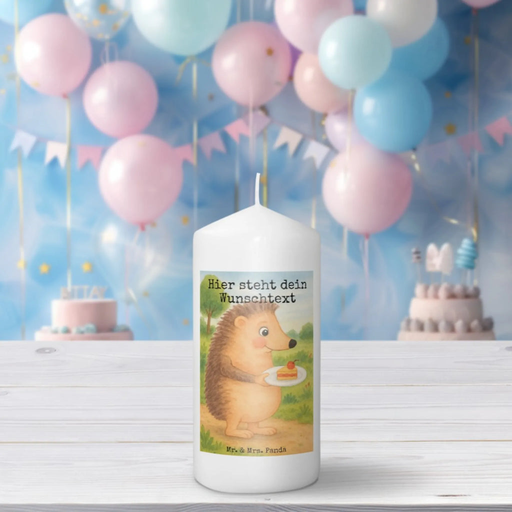 Personalisierte Kerze Igel Kuchenstück Design Gedenkkerze Mit Namen, Kerze Mit Spruch Und Namen, Weihnachtskerze Mit Namensgravur, Teelicht Mit Namensdruck, Sojawachskerze Mit Namensdruck, Blockkerze Mit Namensdruck, Streukerze Mit Namensdruck, Outdoor-Kerze Mit Namensgravur, Kommunionkerze Mit Namen, Kerzen-Set Mit Namensgravur, Metall-Kerze Mit Namensgravur, Bienenwachskerze Mit Wunschname, Osterkerze Mit Namen, Votivkerze Mit Wunschname, Kerze Mit Namen, Holz-Kerze Mit Namen, Andachtskerze Mit Namensgravur, Handgemachte Kerze Mit Wunschname, Grabkerze Mit Namensgravur, Kerze Mit Prägung Und Wunschname, Tischkerze Mit Namensdruck, Trauerkerze Mit Namen, Fair-Trade-Kerze Mit Namensgravur, Handgegossene Kerze Mit Namen, Personalisierte Kerze, Laternenkerze Mit Namensdruck, Firmungskerze Mit Wunschname, Bio-Kerze Mit Wunschname, Kerze Für Geburtstag Mit Wunschname, Stabkerze Mit Gravur, Adventskerze Mit Wunschname, Schwimmkerze Mit Namen, Gastgeschenk Kerze Mit Namen, Stumpenkerze Mit Namensgravur, Glas-Kerze Mit Wunschname, Kerze Für Hochzeit Mit Namensgravur, LED-Kerze Mit Wunschname, Duftkerze Mit Namen, Stearinkerze Mit Gravur, Gartenkerze Mit Namen, Taufekerze Mit Namensgravur, Tafelkerze Mit Wunschname, Tiermotive, Gute Laune, lustige Sprüche, Tiere, Kuchen backen, Einladung Party, Essen Spruch, Igel, Backen Geschenk, Torte, Geburtstagskuchen, Kuchen