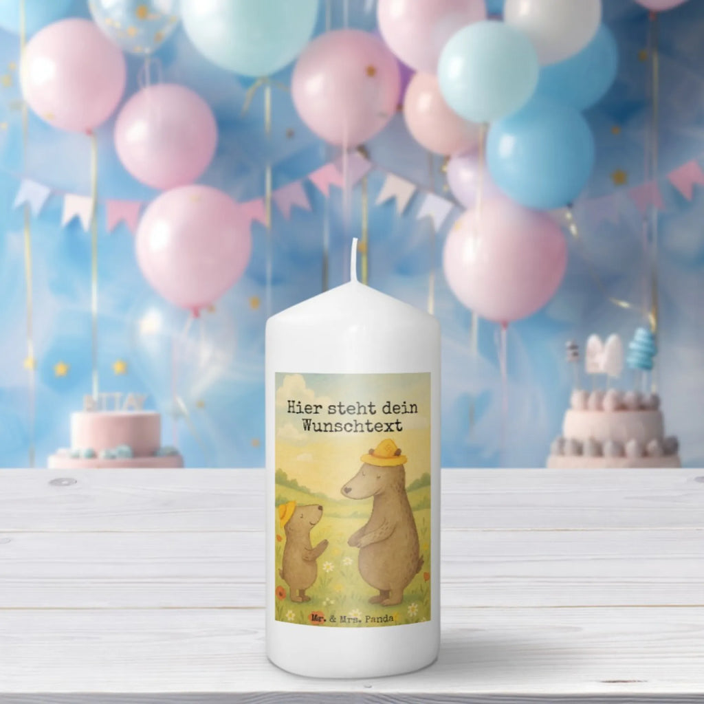 Personalisierte Kerze Bären mit Hut Design Adventskerze Mit Wunschname, Weihnachtskerze Mit Namensgravur, Duftkerze Mit Namen, Kerze Mit Namen, Blockkerze Mit Namensdruck, Tafelkerze Mit Wunschname, Osterkerze Mit Namen, LED-Kerze Mit Wunschname, Kerze Mit Spruch Und Namen, Laternenkerze Mit Namensdruck, Fair-Trade-Kerze Mit Namensgravur, Andachtskerze Mit Namensgravur, Taufekerze Mit Namensgravur, Personalisierte Kerze, Trauerkerze Mit Namen, Glas-Kerze Mit Wunschname, Schwimmkerze Mit Namen, Holz-Kerze Mit Namen, Votivkerze Mit Wunschname, Handgegossene Kerze Mit Namen, Kerze Mit Prägung Und Wunschname, Gedenkkerze Mit Namen, Stumpenkerze Mit Namensgravur, Gartenkerze Mit Namen, Kerze Für Geburtstag Mit Wunschname, Grabkerze Mit Namensgravur, Kommunionkerze Mit Namen, Gastgeschenk Kerze Mit Namen, Tischkerze Mit Namensdruck, Kerzen-Set Mit Namensgravur, Firmungskerze Mit Wunschname, Sojawachskerze Mit Namensdruck, Stearinkerze Mit Gravur, Bienenwachskerze Mit Wunschname, Teelicht Mit Namensdruck, Outdoor-Kerze Mit Namensgravur, Handgemachte Kerze Mit Wunschname, Streukerze Mit Namensdruck, Metall-Kerze Mit Namensgravur, Stabkerze Mit Gravur, Kerze Für Hochzeit Mit Namensgravur, Bio-Kerze Mit Wunschname, Familie, Vatertag, Muttertag, Bruder, Schwester, Mama, Papa, Oma, Opa, Bär, Daddy, Vorbild, Vater-Sohn, Vater, Family, Kind, Paps, Bären, Papi, Lieblingsmensch, Söhne, Dad, Kinder, Sohn
