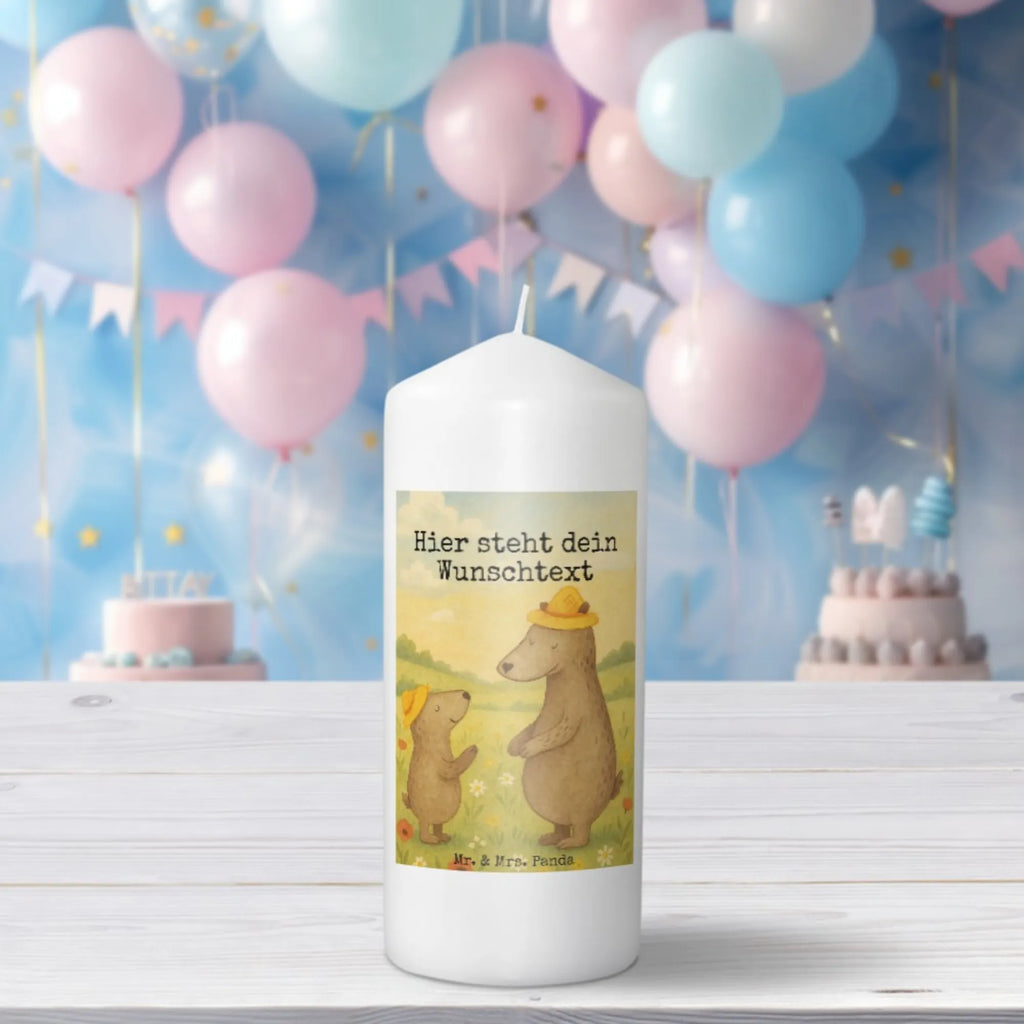 Personalisierte Kerze Bären mit Hut Design Adventskerze Mit Wunschname, Weihnachtskerze Mit Namensgravur, Duftkerze Mit Namen, Kerze Mit Namen, Blockkerze Mit Namensdruck, Tafelkerze Mit Wunschname, Osterkerze Mit Namen, LED-Kerze Mit Wunschname, Kerze Mit Spruch Und Namen, Laternenkerze Mit Namensdruck, Fair-Trade-Kerze Mit Namensgravur, Andachtskerze Mit Namensgravur, Taufekerze Mit Namensgravur, Personalisierte Kerze, Trauerkerze Mit Namen, Glas-Kerze Mit Wunschname, Schwimmkerze Mit Namen, Holz-Kerze Mit Namen, Votivkerze Mit Wunschname, Handgegossene Kerze Mit Namen, Kerze Mit Prägung Und Wunschname, Gedenkkerze Mit Namen, Stumpenkerze Mit Namensgravur, Gartenkerze Mit Namen, Kerze Für Geburtstag Mit Wunschname, Grabkerze Mit Namensgravur, Kommunionkerze Mit Namen, Gastgeschenk Kerze Mit Namen, Tischkerze Mit Namensdruck, Kerzen-Set Mit Namensgravur, Firmungskerze Mit Wunschname, Sojawachskerze Mit Namensdruck, Stearinkerze Mit Gravur, Bienenwachskerze Mit Wunschname, Teelicht Mit Namensdruck, Outdoor-Kerze Mit Namensgravur, Handgemachte Kerze Mit Wunschname, Streukerze Mit Namensdruck, Metall-Kerze Mit Namensgravur, Stabkerze Mit Gravur, Kerze Für Hochzeit Mit Namensgravur, Bio-Kerze Mit Wunschname, Familie, Vatertag, Muttertag, Bruder, Schwester, Mama, Papa, Oma, Opa, Bär, Daddy, Vorbild, Vater-Sohn, Vater, Family, Kind, Paps, Bären, Papi, Lieblingsmensch, Söhne, Dad, Kinder, Sohn