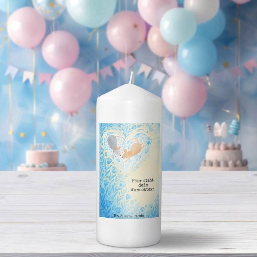 Personalisierte Kerze Mäuse Herz Design Outdoor-Kerze Mit Namensgravur, Kerze Für Hochzeit Mit Namensgravur, Streukerze Mit Namensdruck, LED-Kerze Mit Wunschname, Bio-Kerze Mit Wunschname, Grabkerze Mit Namensgravur, Tafelkerze Mit Wunschname, Glas-Kerze Mit Wunschname, Trauerkerze Mit Namen, Handgegossene Kerze Mit Namen, Kerze Für Geburtstag Mit Wunschname, Kerze Mit Namen, Stearinkerze Mit Gravur, Sojawachskerze Mit Namensdruck, Laternenkerze Mit Namensdruck, Andachtskerze Mit Namensgravur, Stabkerze Mit Gravur, Osterkerze Mit Namen, Gedenkkerze Mit Namen, Fair-Trade-Kerze Mit Namensgravur, Personalisierte Kerze, Teelicht Mit Namensdruck, Tischkerze Mit Namensdruck, Holz-Kerze Mit Namen, Gartenkerze Mit Namen, Taufekerze Mit Namensgravur, Gastgeschenk Kerze Mit Namen, Handgemachte Kerze Mit Wunschname, Schwimmkerze Mit Namen, Kerze Mit Spruch Und Namen, Stumpenkerze Mit Namensgravur, Weihnachtskerze Mit Namensgravur, Kommunionkerze Mit Namen, Blockkerze Mit Namensdruck, Duftkerze Mit Namen, Votivkerze Mit Wunschname, Adventskerze Mit Wunschname, Firmungskerze Mit Wunschname, Kerzen-Set Mit Namensgravur, Metall-Kerze Mit Namensgravur, Bienenwachskerze Mit Wunschname, Kerze Mit Prägung Und Wunschname, Liebe, Partner, Freund, Freundin, Ehemann, Ehefrau, Heiraten, Verlobung, Heiratsantrag, Liebesgeschenk, Jahrestag, Hocheitstag, Lieblingsmensch, Mäuse, Love, Liebesbotschaft, Maus, Geschenk für zwei, Liebesbeweis, Hochzeit, Gemeinsamkeit