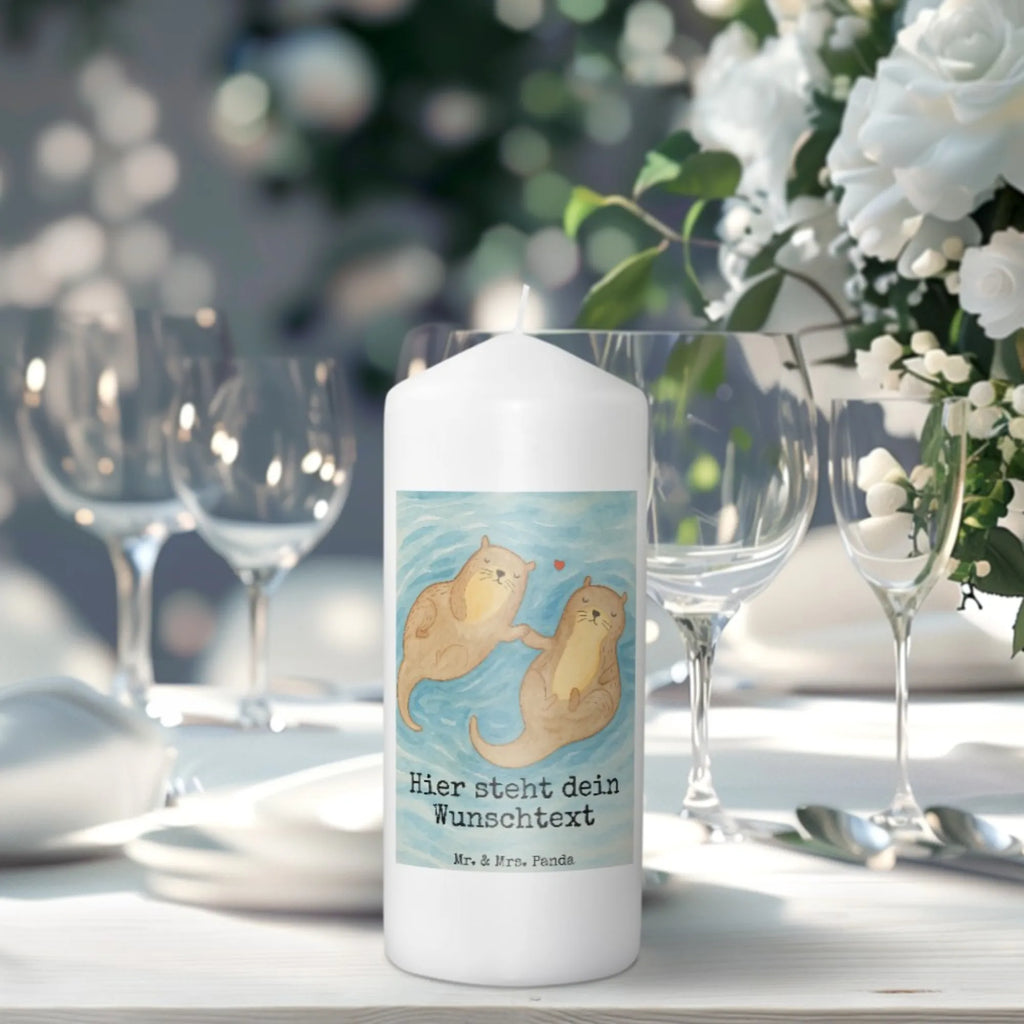 Personalisierte Kerze Otter Hände halten Design Gedenkkerze Mit Namen, Kerze Mit Prägung Und Wunschname, Schwimmkerze Mit Namen, Kerze Für Hochzeit Mit Namensgravur, Tischkerze Mit Namensdruck, Votivkerze Mit Wunschname, Andachtskerze Mit Namensgravur, Holz-Kerze Mit Namen, Metall-Kerze Mit Namensgravur, Firmungskerze Mit Wunschname, Trauerkerze Mit Namen, Kerze Mit Namen, Gartenkerze Mit Namen, Teelicht Mit Namensdruck, Streukerze Mit Namensdruck, Adventskerze Mit Wunschname, Glas-Kerze Mit Wunschname, Bio-Kerze Mit Wunschname, Kommunionkerze Mit Namen, Handgemachte Kerze Mit Wunschname, Kerze Für Geburtstag Mit Wunschname, Personalisierte Kerze, LED-Kerze Mit Wunschname, Sojawachskerze Mit Namensdruck, Stearinkerze Mit Gravur, Kerzen-Set Mit Namensgravur, Stabkerze Mit Gravur, Handgegossene Kerze Mit Namen, Osterkerze Mit Namen, Outdoor-Kerze Mit Namensgravur, Bienenwachskerze Mit Wunschname, Grabkerze Mit Namensgravur, Stumpenkerze Mit Namensgravur, Taufekerze Mit Namensgravur, Duftkerze Mit Namen, Gastgeschenk Kerze Mit Namen, Laternenkerze Mit Namensdruck, Blockkerze Mit Namensdruck, Fair-Trade-Kerze Mit Namensgravur, Tafelkerze Mit Wunschname, Kerze Mit Spruch Und Namen, Weihnachtskerze Mit Namensgravur, Otter, Fischotter, Seeotter, Otter Seeotter See Otter