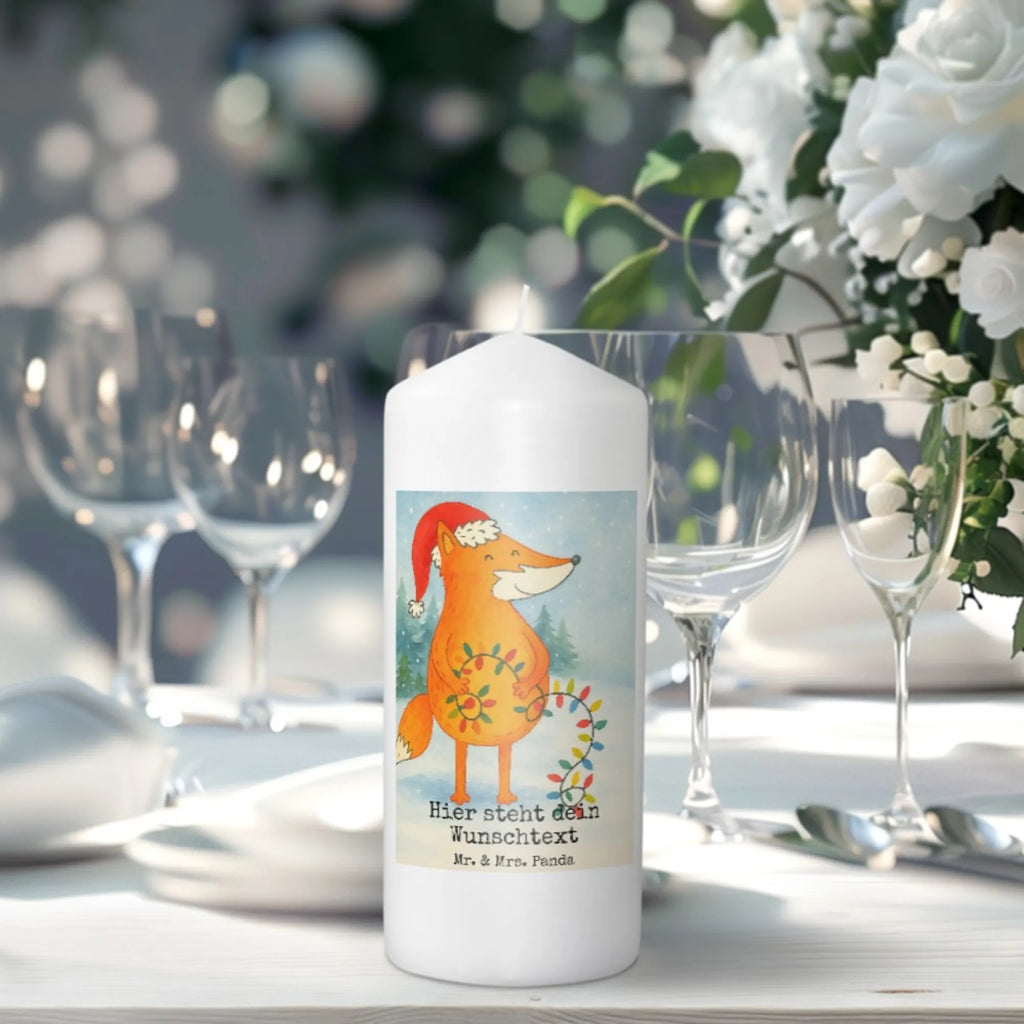 Personalisierte Kerze Fuchs Weihnachten Design Stearinkerze Mit Gravur, Andachtskerze Mit Namensgravur, LED-Kerze Mit Wunschname, Fair-Trade-Kerze Mit Namensgravur, Teelicht Mit Namensdruck, Tischkerze Mit Namensdruck, Osterkerze Mit Namen, Handgemachte Kerze Mit Wunschname, Adventskerze Mit Wunschname, Glas-Kerze Mit Wunschname, Votivkerze Mit Wunschname, Kerze Mit Namen, Taufekerze Mit Namensgravur, Kerze Für Geburtstag Mit Wunschname, Schwimmkerze Mit Namen, Kommunionkerze Mit Namen, Bienenwachskerze Mit Wunschname, Trauerkerze Mit Namen, Laternenkerze Mit Namensdruck, Metall-Kerze Mit Namensgravur, Stumpenkerze Mit Namensgravur, Kerze Mit Prägung Und Wunschname, Handgegossene Kerze Mit Namen, Personalisierte Kerze, Duftkerze Mit Namen, Kerzen-Set Mit Namensgravur, Streukerze Mit Namensdruck, Stabkerze Mit Gravur, Kerze Für Hochzeit Mit Namensgravur, Blockkerze Mit Namensdruck, Kerze Mit Spruch Und Namen, Gartenkerze Mit Namen, Outdoor-Kerze Mit Namensgravur, Holz-Kerze Mit Namen, Tafelkerze Mit Wunschname, Grabkerze Mit Namensgravur, Sojawachskerze Mit Namensdruck, Weihnachtskerze Mit Namensgravur, Gedenkkerze Mit Namen, Firmungskerze Mit Wunschname, Bio-Kerze Mit Wunschname, Gastgeschenk Kerze Mit Namen, Winter, Weihnachten, Weihnachtsdeko, Nikolaus, Advent, Heiligabend, Wintermotiv, Spruch schön, Geschenk Weihnachten, Füchse, Fuchs, Weihnachtsmann, Weihnachtszeit