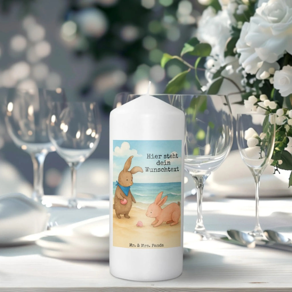 Personalisierte Kerze Hasen Muschel Design Fair-Trade-Kerze Mit Namensgravur, Handgegossene Kerze Mit Namen, Bienenwachskerze Mit Wunschname, Kerzen-Set Mit Namensgravur, LED-Kerze Mit Wunschname, Trauerkerze Mit Namen, Weihnachtskerze Mit Namensgravur, Kerze Mit Spruch Und Namen, Laternenkerze Mit Namensdruck, Osterkerze Mit Namen, Teelicht Mit Namensdruck, Gedenkkerze Mit Namen, Kerze Mit Namen, Duftkerze Mit Namen, Outdoor-Kerze Mit Namensgravur, Kerze Für Geburtstag Mit Wunschname, Blockkerze Mit Namensdruck, Kerze Mit Prägung Und Wunschname, Stabkerze Mit Gravur, Kerze Für Hochzeit Mit Namensgravur, Votivkerze Mit Wunschname, Tafelkerze Mit Wunschname, Tischkerze Mit Namensdruck, Gartenkerze Mit Namen, Andachtskerze Mit Namensgravur, Metall-Kerze Mit Namensgravur, Stearinkerze Mit Gravur, Firmungskerze Mit Wunschname, Adventskerze Mit Wunschname, Sojawachskerze Mit Namensdruck, Personalisierte Kerze, Kommunionkerze Mit Namen, Gastgeschenk Kerze Mit Namen, Grabkerze Mit Namensgravur, Bio-Kerze Mit Wunschname, Streukerze Mit Namensdruck, Stumpenkerze Mit Namensgravur, Schwimmkerze Mit Namen, Holz-Kerze Mit Namen, Taufekerze Mit Namensgravur, Handgemachte Kerze Mit Wunschname, Glas-Kerze Mit Wunschname, Familie, Vatertag, Muttertag, Bruder, Schwester, Mama, Papa, Oma, Opa, Muscheln, Meer, Freundin, Hasen, beste Freundin, Freundinnen, Muscheln sammeln, BFF, best friends