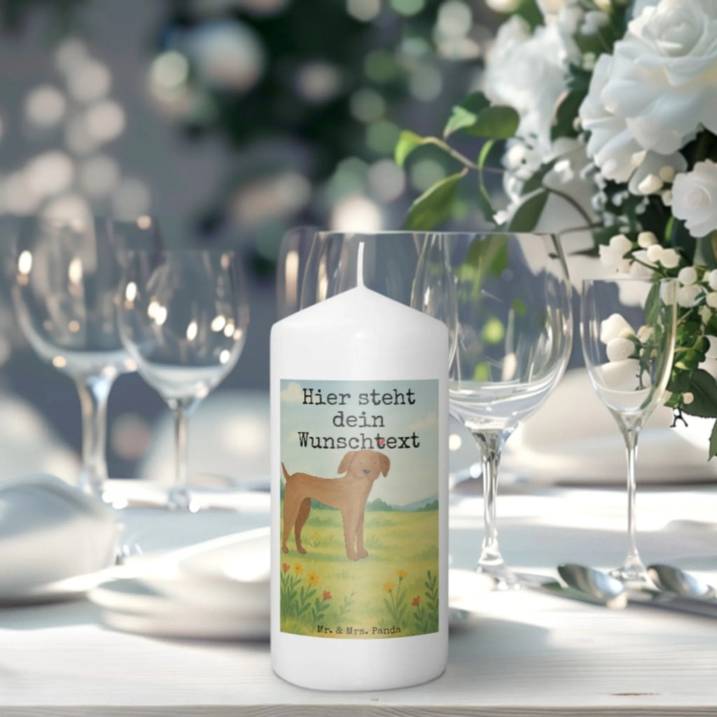 Personalisierte Kerze Hund Dogge Design Metall-Kerze Mit Namensgravur, Weihnachtskerze Mit Namensgravur, Personalisierte Kerze, Firmungskerze Mit Wunschname, Blockkerze Mit Namensdruck, Trauerkerze Mit Namen, Andachtskerze Mit Namensgravur, Bienenwachskerze Mit Wunschname, Stumpenkerze Mit Namensgravur, Kerze Mit Prägung Und Wunschname, Grabkerze Mit Namensgravur, LED-Kerze Mit Wunschname, Teelicht Mit Namensdruck, Schwimmkerze Mit Namen, Stearinkerze Mit Gravur, Fair-Trade-Kerze Mit Namensgravur, Streukerze Mit Namensdruck, Gartenkerze Mit Namen, Laternenkerze Mit Namensdruck, Stabkerze Mit Gravur, Kerze Mit Namen, Votivkerze Mit Wunschname, Taufekerze Mit Namensgravur, Holz-Kerze Mit Namen, Kerze Für Geburtstag Mit Wunschname, Kerze Für Hochzeit Mit Namensgravur, Osterkerze Mit Namen, Kerze Mit Spruch Und Namen, Outdoor-Kerze Mit Namensgravur, Gastgeschenk Kerze Mit Namen, Adventskerze Mit Wunschname, Tafelkerze Mit Wunschname, Handgemachte Kerze Mit Wunschname, Tischkerze Mit Namensdruck, Glas-Kerze Mit Wunschname, Kommunionkerze Mit Namen, Duftkerze Mit Namen, Bio-Kerze Mit Wunschname, Handgegossene Kerze Mit Namen, Gedenkkerze Mit Namen, Kerzen-Set Mit Namensgravur, Sojawachskerze Mit Namensdruck, Hund, Hundemotiv, Haustier, Hunderasse, Tierliebhaber, Hundebesitzer, Sprüche, Hunde, Deutsche Dogge, Great Dane, Dogge