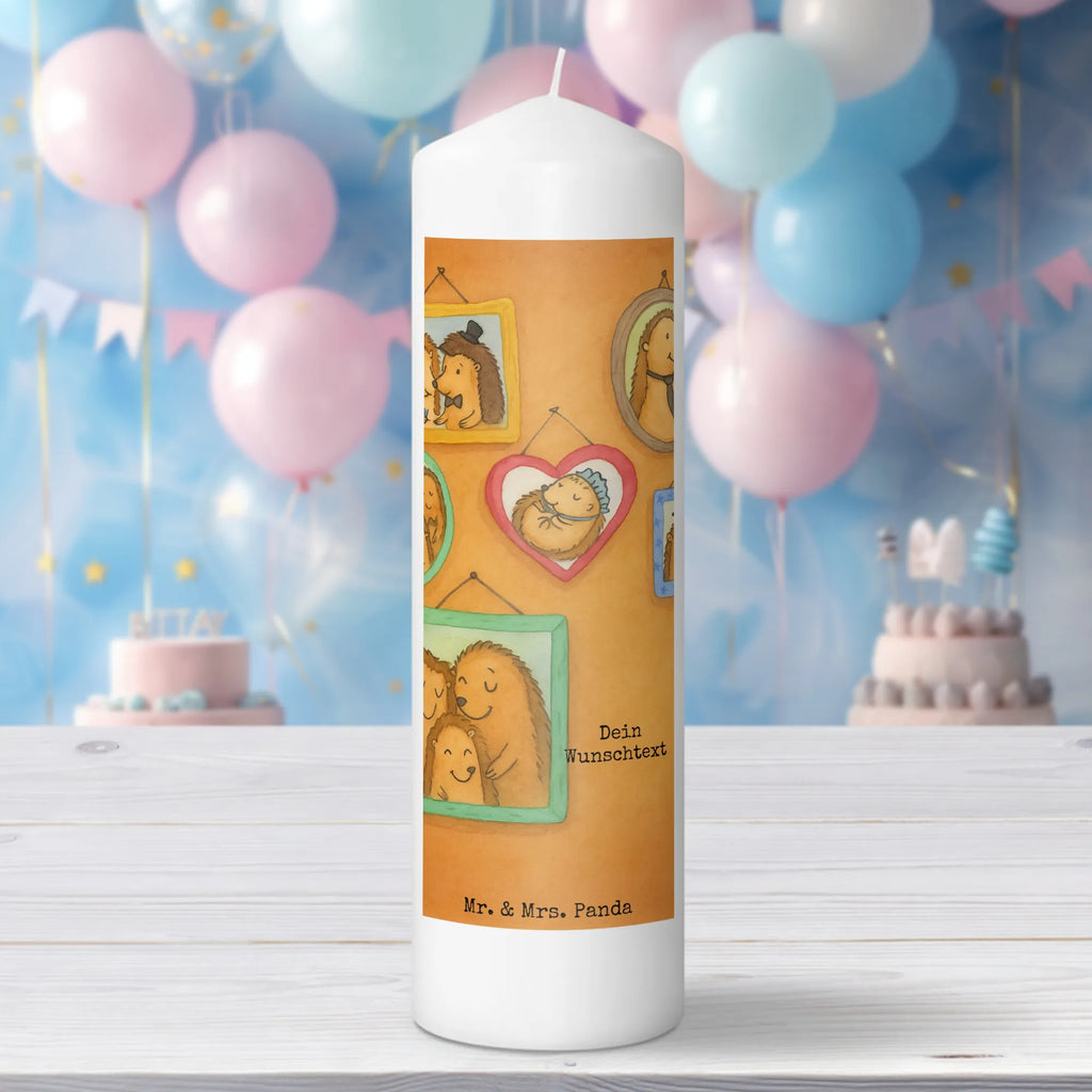 Personalisierte Kerze Igel Familie Design Teelicht Mit Namensdruck, Tischkerze Mit Namensdruck, Handgemachte Kerze Mit Wunschname, Gedenkkerze Mit Namen, Sojawachskerze Mit Namensdruck, Metall-Kerze Mit Namensgravur, Trauerkerze Mit Namen, Stearinkerze Mit Gravur, Fair-Trade-Kerze Mit Namensgravur, Kerze Mit Prägung Und Wunschname, Kerze Für Geburtstag Mit Wunschname, Gastgeschenk Kerze Mit Namen, Streukerze Mit Namensdruck, Osterkerze Mit Namen, Andachtskerze Mit Namensgravur, Kerze Mit Namen, LED-Kerze Mit Wunschname, Duftkerze Mit Namen, Blockkerze Mit Namensdruck, Kerze Mit Spruch Und Namen, Holz-Kerze Mit Namen, Firmungskerze Mit Wunschname, Personalisierte Kerze, Weihnachtskerze Mit Namensgravur, Stabkerze Mit Gravur, Adventskerze Mit Wunschname, Outdoor-Kerze Mit Namensgravur, Glas-Kerze Mit Wunschname, Grabkerze Mit Namensgravur, Handgegossene Kerze Mit Namen, Bienenwachskerze Mit Wunschname, Taufekerze Mit Namensgravur, Schwimmkerze Mit Namen, Kommunionkerze Mit Namen, Kerzen-Set Mit Namensgravur, Gartenkerze Mit Namen, Tafelkerze Mit Wunschname, Stumpenkerze Mit Namensgravur, Kerze Für Hochzeit Mit Namensgravur, Votivkerze Mit Wunschname, Laternenkerze Mit Namensdruck, Bio-Kerze Mit Wunschname, Familie, Vatertag, Muttertag, Bruder, Schwester, Mama, Papa, Oma, Opa, Igel, Zusammenhalt, Liebe, Bilder, Glück