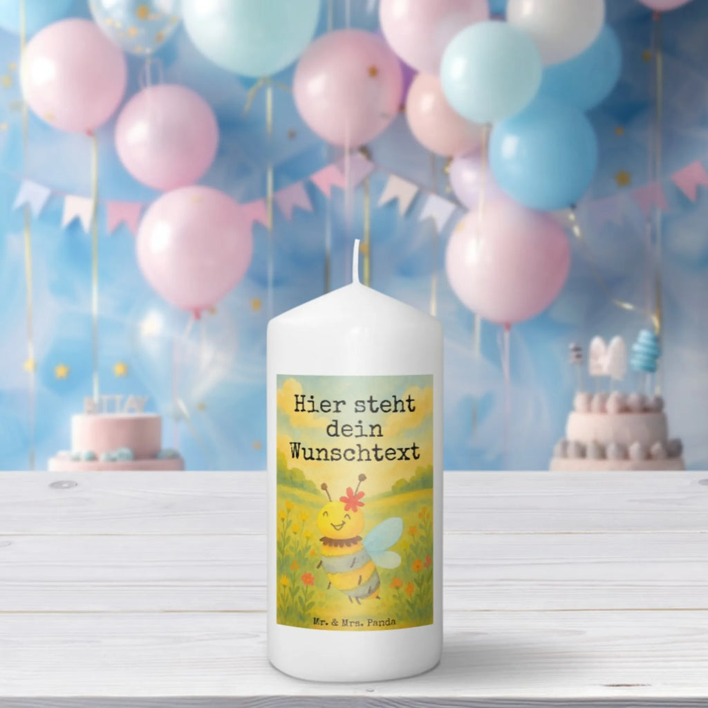 Personalisierte Kerze Biene Blume Design Handgemachte Kerze Mit Wunschname, Kerze Mit Namen, Fair-Trade-Kerze Mit Namensgravur, Sojawachskerze Mit Namensdruck, Metall-Kerze Mit Namensgravur, Weihnachtskerze Mit Namensgravur, Kommunionkerze Mit Namen, Taufekerze Mit Namensgravur, Schwimmkerze Mit Namen, Bio-Kerze Mit Wunschname, LED-Kerze Mit Wunschname, Andachtskerze Mit Namensgravur, Handgegossene Kerze Mit Namen, Gastgeschenk Kerze Mit Namen, Adventskerze Mit Wunschname, Outdoor-Kerze Mit Namensgravur, Gedenkkerze Mit Namen, Firmungskerze Mit Wunschname, Bienenwachskerze Mit Wunschname, Osterkerze Mit Namen, Kerze Mit Spruch Und Namen, Personalisierte Kerze, Duftkerze Mit Namen, Kerze Mit Prägung Und Wunschname, Blockkerze Mit Namensdruck, Grabkerze Mit Namensgravur, Glas-Kerze Mit Wunschname, Tafelkerze Mit Wunschname, Teelicht Mit Namensdruck, Tischkerze Mit Namensdruck, Stumpenkerze Mit Namensgravur, Gartenkerze Mit Namen, Votivkerze Mit Wunschname, Laternenkerze Mit Namensdruck, Trauerkerze Mit Namen, Kerze Für Hochzeit Mit Namensgravur, Streukerze Mit Namensdruck, Holz-Kerze Mit Namen, Stabkerze Mit Gravur, Kerze Für Geburtstag Mit Wunschname, Kerzen-Set Mit Namensgravur, Stearinkerze Mit Gravur, Biene, Wespe, Hummel