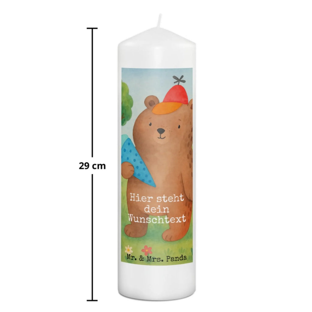 Personalisierte Kerze Bär Schultüte Design Blockkerze Mit Namensdruck, Personalisierte Kerze, Stearinkerze Mit Gravur, Schwimmkerze Mit Namen, LED-Kerze Mit Wunschname, Kerze Mit Prägung Und Wunschname, Adventskerze Mit Wunschname, Firmungskerze Mit Wunschname, Andachtskerze Mit Namensgravur, Weihnachtskerze Mit Namensgravur, Stabkerze Mit Gravur, Gastgeschenk Kerze Mit Namen, Bio-Kerze Mit Wunschname, Kerze Mit Namen, Sojawachskerze Mit Namensdruck, Streukerze Mit Namensdruck, Tafelkerze Mit Wunschname, Trauerkerze Mit Namen, Kerze Mit Spruch Und Namen, Grabkerze Mit Namensgravur, Kerzen-Set Mit Namensgravur, Metall-Kerze Mit Namensgravur, Laternenkerze Mit Namensdruck, Osterkerze Mit Namen, Kerze Für Geburtstag Mit Wunschname, Kommunionkerze Mit Namen, Duftkerze Mit Namen, Handgegossene Kerze Mit Namen, Kerze Für Hochzeit Mit Namensgravur, Fair-Trade-Kerze Mit Namensgravur, Bienenwachskerze Mit Wunschname, Taufekerze Mit Namensgravur, Handgemachte Kerze Mit Wunschname, Tischkerze Mit Namensdruck, Votivkerze Mit Wunschname, Teelicht Mit Namensdruck, Gartenkerze Mit Namen, Holz-Kerze Mit Namen, Stumpenkerze Mit Namensgravur, Glas-Kerze Mit Wunschname, Outdoor-Kerze Mit Namensgravur, Gedenkkerze Mit Namen, Bär, Teddy, Teddybär, Schulanfang, Schule Geschenk, Grundschule, Erster Schultag Geschenk, Bär Motiv, Schulbeginn, Einschulung Geschenk, Schultüte