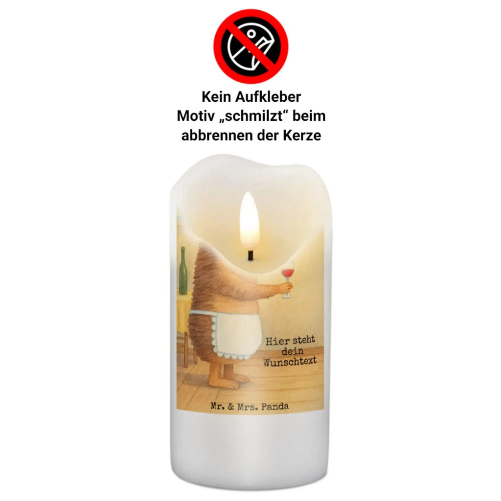 Personalisierte Kerze Igel Wein Design Taufekerze Mit Namensgravur, Firmungskerze Mit Wunschname, Gedenkkerze Mit Namen, Glas-Kerze Mit Wunschname, Kommunionkerze Mit Namen, Bio-Kerze Mit Wunschname, Kerze Mit Prägung Und Wunschname, Handgemachte Kerze Mit Wunschname, Adventskerze Mit Wunschname, Trauerkerze Mit Namen, Sojawachskerze Mit Namensdruck, Personalisierte Kerze, Holz-Kerze Mit Namen, Metall-Kerze Mit Namensgravur, Weihnachtskerze Mit Namensgravur, Duftkerze Mit Namen, Handgegossene Kerze Mit Namen, Osterkerze Mit Namen, Kerze Mit Namen, Blockkerze Mit Namensdruck, Stearinkerze Mit Gravur, LED-Kerze Mit Wunschname, Stabkerze Mit Gravur, Fair-Trade-Kerze Mit Namensgravur, Kerze Mit Spruch Und Namen, Outdoor-Kerze Mit Namensgravur, Teelicht Mit Namensdruck, Kerze Für Hochzeit Mit Namensgravur, Gartenkerze Mit Namen, Laternenkerze Mit Namensdruck, Stumpenkerze Mit Namensgravur, Streukerze Mit Namensdruck, Gastgeschenk Kerze Mit Namen, Schwimmkerze Mit Namen, Grabkerze Mit Namensgravur, Tafelkerze Mit Wunschname, Tischkerze Mit Namensdruck, Bienenwachskerze Mit Wunschname, Kerzen-Set Mit Namensgravur, Votivkerze Mit Wunschname, Andachtskerze Mit Namensgravur, Kerze Für Geburtstag Mit Wunschname, Tiermotive, Gute Laune, lustige Sprüche, Tiere, Geschenk Weinliebhaber, Wein Deko, Rotwein, Wein trinken, Geschenk Weintrinker, Weinglas, Wein Spruch, Igel, Weißwein
