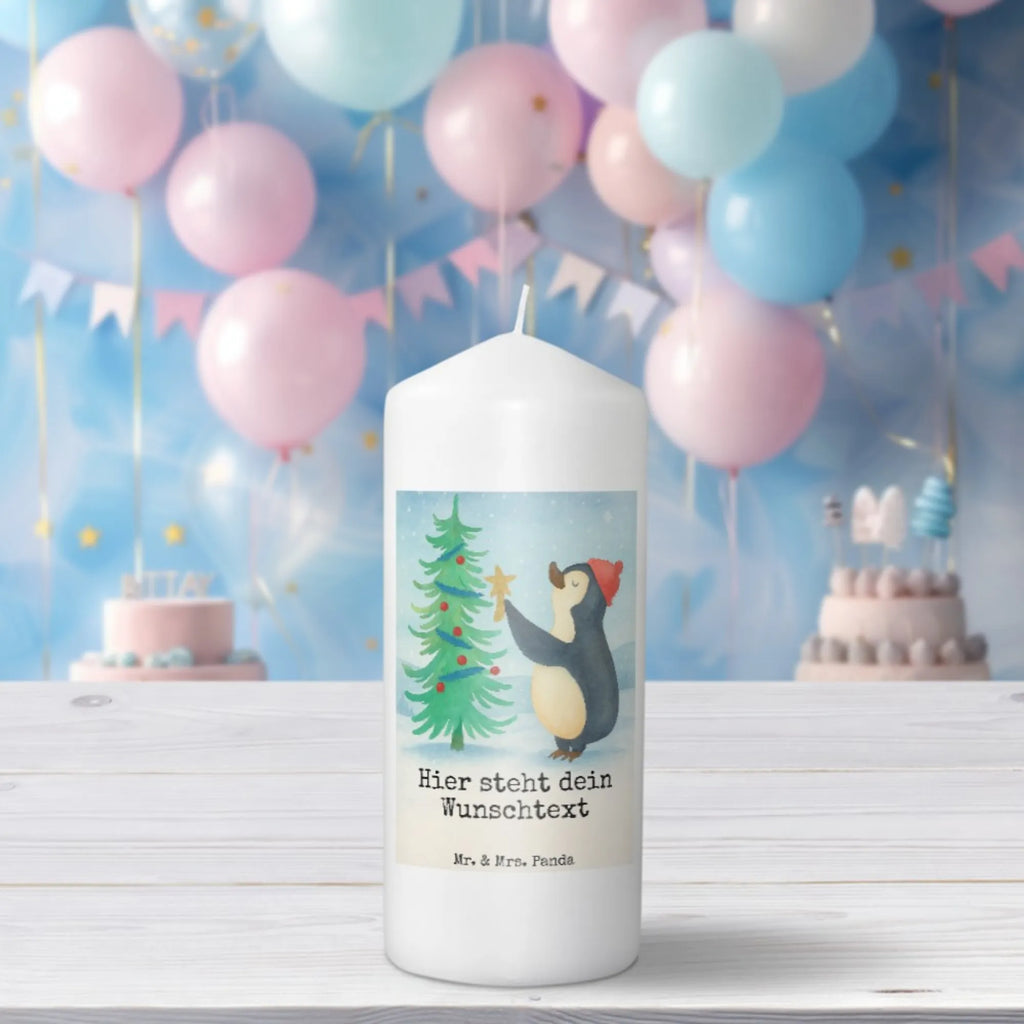 Personalisierte Kerze Pinguin Weihnachtsbaum Design Streukerze Mit Namensdruck, Sojawachskerze Mit Namensdruck, Metall-Kerze Mit Namensgravur, Stumpenkerze Mit Namensgravur, Teelicht Mit Namensdruck, Handgegossene Kerze Mit Namen, Gastgeschenk Kerze Mit Namen, Kommunionkerze Mit Namen, Kerze Mit Namen, Stabkerze Mit Gravur, Outdoor-Kerze Mit Namensgravur, Taufekerze Mit Namensgravur, Personalisierte Kerze, Tafelkerze Mit Wunschname, Trauerkerze Mit Namen, Andachtskerze Mit Namensgravur, Kerzen-Set Mit Namensgravur, Gartenkerze Mit Namen, Grabkerze Mit Namensgravur, Osterkerze Mit Namen, Kerze Für Hochzeit Mit Namensgravur, Duftkerze Mit Namen, Stearinkerze Mit Gravur, Kerze Mit Prägung Und Wunschname, Kerze Mit Spruch Und Namen, Bienenwachskerze Mit Wunschname, Bio-Kerze Mit Wunschname, Blockkerze Mit Namensdruck, Handgemachte Kerze Mit Wunschname, Glas-Kerze Mit Wunschname, Schwimmkerze Mit Namen, Fair-Trade-Kerze Mit Namensgravur, Firmungskerze Mit Wunschname, Votivkerze Mit Wunschname, LED-Kerze Mit Wunschname, Adventskerze Mit Wunschname, Gedenkkerze Mit Namen, Laternenkerze Mit Namensdruck, Tischkerze Mit Namensdruck, Holz-Kerze Mit Namen, Kerze Für Geburtstag Mit Wunschname, Weihnachtskerze Mit Namensgravur, Winter, Weihnachten, Weihnachtsdeko, Nikolaus, Advent, Heiligabend, Wintermotiv, Pinguin