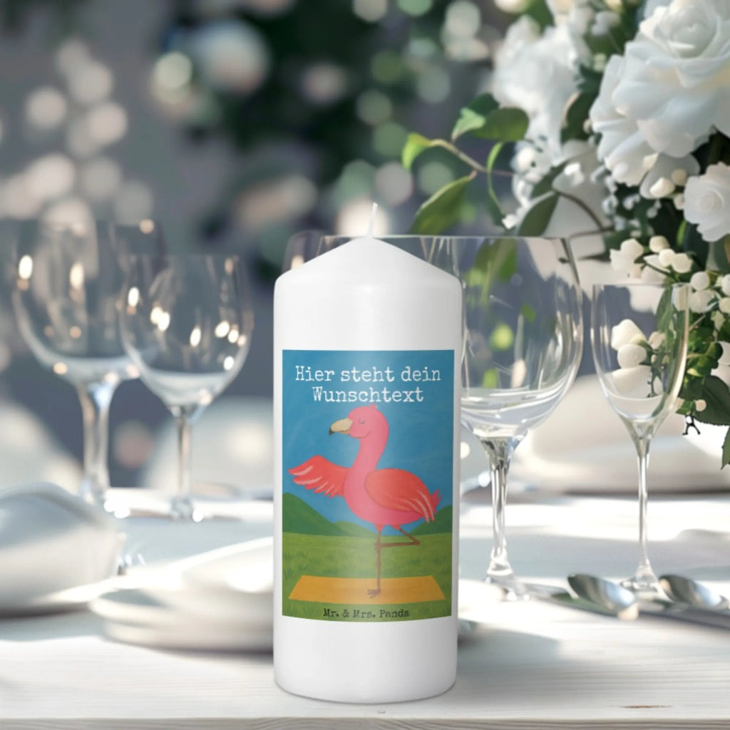 Personalisierte Kerze Flamingo Yoga Design Stearinkerze Mit Gravur, Tafelkerze Mit Wunschname, Schwimmkerze Mit Namen, Handgemachte Kerze Mit Wunschname, Bio-Kerze Mit Wunschname, Kerze Für Hochzeit Mit Namensgravur, Fair-Trade-Kerze Mit Namensgravur, Kerze Mit Prägung Und Wunschname, Tischkerze Mit Namensdruck, Bienenwachskerze Mit Wunschname, Osterkerze Mit Namen, Sojawachskerze Mit Namensdruck, Holz-Kerze Mit Namen, Laternenkerze Mit Namensdruck, Teelicht Mit Namensdruck, Stabkerze Mit Gravur, Outdoor-Kerze Mit Namensgravur, Kerzen-Set Mit Namensgravur, Trauerkerze Mit Namen, Kerze Für Geburtstag Mit Wunschname, Stumpenkerze Mit Namensgravur, Kerze Mit Namen, Gartenkerze Mit Namen, Kommunionkerze Mit Namen, Grabkerze Mit Namensgravur, Duftkerze Mit Namen, Taufekerze Mit Namensgravur, Gastgeschenk Kerze Mit Namen, Blockkerze Mit Namensdruck, LED-Kerze Mit Wunschname, Handgegossene Kerze Mit Namen, Metall-Kerze Mit Namensgravur, Gedenkkerze Mit Namen, Personalisierte Kerze, Firmungskerze Mit Wunschname, Kerze Mit Spruch Und Namen, Votivkerze Mit Wunschname, Streukerze Mit Namensdruck, Adventskerze Mit Wunschname, Glas-Kerze Mit Wunschname, Weihnachtskerze Mit Namensgravur, Andachtskerze Mit Namensgravur, Flamingo, Ärger, Achtsamkeit, Yoga, Tiefenentspannung, Aufregen, Yoga-Übung, Namaste, Entspannung, Vogel