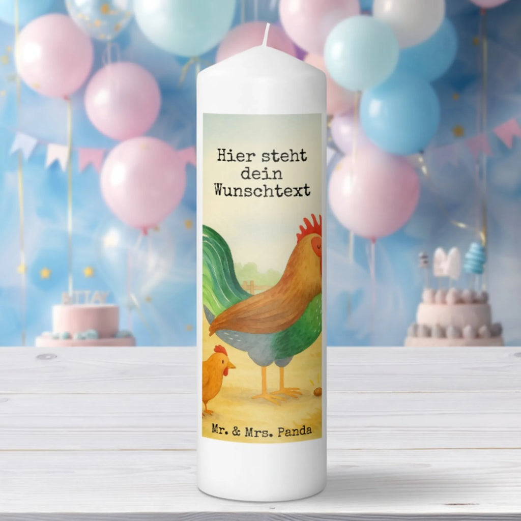 Personalisierte Kerze Hahn Korn Design Grabkerze Mit Namensgravur, Kerzen-Set Mit Namensgravur, Adventskerze Mit Wunschname, Tischkerze Mit Namensdruck, Metall-Kerze Mit Namensgravur, Kerze Für Geburtstag Mit Wunschname, Stearinkerze Mit Gravur, Fair-Trade-Kerze Mit Namensgravur, Sojawachskerze Mit Namensdruck, Streukerze Mit Namensdruck, Kerze Mit Namen, Handgegossene Kerze Mit Namen, Weihnachtskerze Mit Namensgravur, Trauerkerze Mit Namen, Gastgeschenk Kerze Mit Namen, Handgemachte Kerze Mit Wunschname, Holz-Kerze Mit Namen, Blockkerze Mit Namensdruck, Andachtskerze Mit Namensgravur, Taufekerze Mit Namensgravur, Glas-Kerze Mit Wunschname, Personalisierte Kerze, Kommunionkerze Mit Namen, Firmungskerze Mit Wunschname, Gedenkkerze Mit Namen, Kerze Mit Prägung Und Wunschname, Kerze Mit Spruch Und Namen, Outdoor-Kerze Mit Namensgravur, Stumpenkerze Mit Namensgravur, Stabkerze Mit Gravur, Schwimmkerze Mit Namen, Votivkerze Mit Wunschname, LED-Kerze Mit Wunschname, Osterkerze Mit Namen, Bio-Kerze Mit Wunschname, Kerze Für Hochzeit Mit Namensgravur, Tafelkerze Mit Wunschname, Gartenkerze Mit Namen, Duftkerze Mit Namen, Bienenwachskerze Mit Wunschname, Teelicht Mit Namensdruck, Laternenkerze Mit Namensdruck, Bauernhof, Hoftiere, Landwirt, Landwirtin, Henne, Eier, Natur, Hahn, Korn