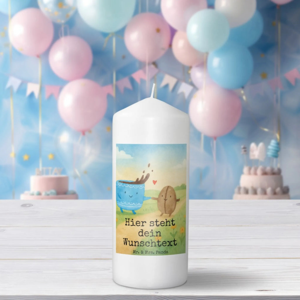 Personalisierte Kerze Kaffee Bohne Design Gartenkerze Mit Namen, Outdoor-Kerze Mit Namensgravur, Trauerkerze Mit Namen, Handgegossene Kerze Mit Namen, Schwimmkerze Mit Namen, Adventskerze Mit Wunschname, Teelicht Mit Namensdruck, Tischkerze Mit Namensdruck, Stumpenkerze Mit Namensgravur, Metall-Kerze Mit Namensgravur, Kerze Mit Namen, Kerze Für Geburtstag Mit Wunschname, Weihnachtskerze Mit Namensgravur, Bio-Kerze Mit Wunschname, Laternenkerze Mit Namensdruck, Fair-Trade-Kerze Mit Namensgravur, Sojawachskerze Mit Namensdruck, Firmungskerze Mit Wunschname, Taufekerze Mit Namensgravur, Blockkerze Mit Namensdruck, Handgemachte Kerze Mit Wunschname, Kerzen-Set Mit Namensgravur, Gastgeschenk Kerze Mit Namen, Duftkerze Mit Namen, Glas-Kerze Mit Wunschname, Osterkerze Mit Namen, Andachtskerze Mit Namensgravur, Bienenwachskerze Mit Wunschname, Tafelkerze Mit Wunschname, Kerze Mit Spruch Und Namen, LED-Kerze Mit Wunschname, Gedenkkerze Mit Namen, Personalisierte Kerze, Grabkerze Mit Namensgravur, Stabkerze Mit Gravur, Stearinkerze Mit Gravur, Kerze Mit Prägung Und Wunschname, Kommunionkerze Mit Namen, Holz-Kerze Mit Namen, Votivkerze Mit Wunschname, Kerze Für Hochzeit Mit Namensgravur, Streukerze Mit Namensdruck, Tiermotive, Gute Laune, lustige Sprüche, Tiere, Genuss, Kaffeebohne, Kaffee, Zufriedenheit, Glück