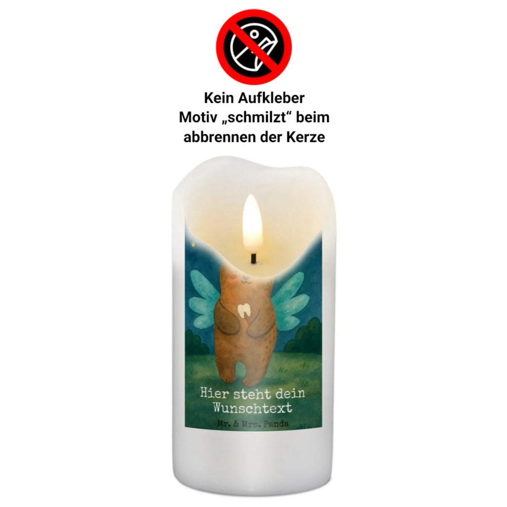 Personalisierte Kerze Bär Zahnfee Design Kerze Mit Namen, Handgegossene Kerze Mit Namen, Teelicht Mit Namensdruck, Gastgeschenk Kerze Mit Namen, Holz-Kerze Mit Namen, Sojawachskerze Mit Namensdruck, Kerze Für Geburtstag Mit Wunschname, Outdoor-Kerze Mit Namensgravur, Stabkerze Mit Gravur, Laternenkerze Mit Namensdruck, Kerzen-Set Mit Namensgravur, Metall-Kerze Mit Namensgravur, Firmungskerze Mit Wunschname, Kerze Mit Prägung Und Wunschname, Gartenkerze Mit Namen, Taufekerze Mit Namensgravur, Osterkerze Mit Namen, Stumpenkerze Mit Namensgravur, Fair-Trade-Kerze Mit Namensgravur, Bienenwachskerze Mit Wunschname, Kerze Für Hochzeit Mit Namensgravur, Schwimmkerze Mit Namen, Tischkerze Mit Namensdruck, Kommunionkerze Mit Namen, Gedenkkerze Mit Namen, Duftkerze Mit Namen, Stearinkerze Mit Gravur, Weihnachtskerze Mit Namensgravur, Kerze Mit Spruch Und Namen, Andachtskerze Mit Namensgravur, Bio-Kerze Mit Wunschname, Personalisierte Kerze, Handgemachte Kerze Mit Wunschname, Tafelkerze Mit Wunschname, Glas-Kerze Mit Wunschname, Adventskerze Mit Wunschname, Streukerze Mit Namensdruck, LED-Kerze Mit Wunschname, Blockkerze Mit Namensdruck, Trauerkerze Mit Namen, Grabkerze Mit Namensgravur, Votivkerze Mit Wunschname, Bär, Teddy, Teddybär, Fee, Milchzahn, Erster Zahn, Zahnfee