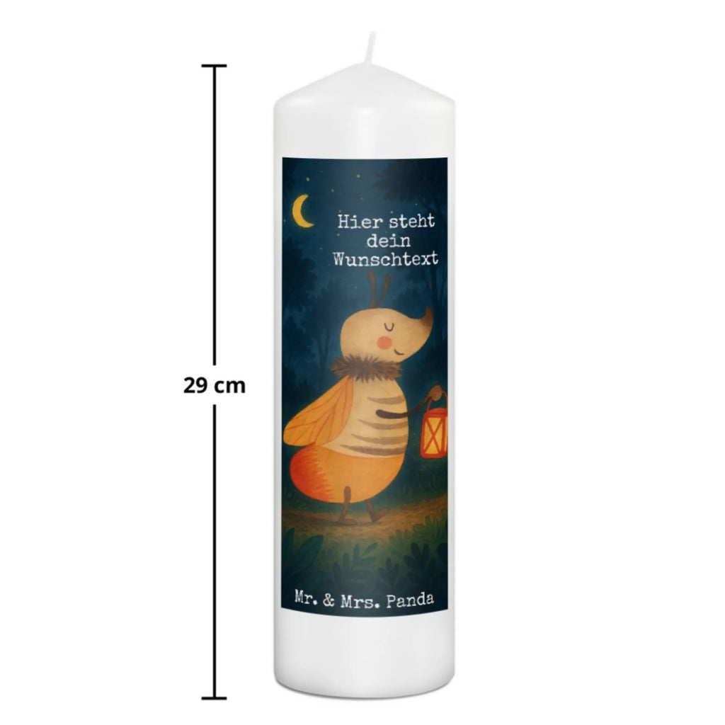 Personalisierte Kerze Glühwürmchen Design Taufekerze Mit Namensgravur, Duftkerze Mit Namen, Sojawachskerze Mit Namensdruck, Trauerkerze Mit Namen, Gedenkkerze Mit Namen, Kerze Mit Prägung Und Wunschname, Bienenwachskerze Mit Wunschname, Holz-Kerze Mit Namen, Stumpenkerze Mit Namensgravur, Votivkerze Mit Wunschname, Grabkerze Mit Namensgravur, Schwimmkerze Mit Namen, LED-Kerze Mit Wunschname, Adventskerze Mit Wunschname, Handgegossene Kerze Mit Namen, Personalisierte Kerze, Gastgeschenk Kerze Mit Namen, Streukerze Mit Namensdruck, Kerzen-Set Mit Namensgravur, Metall-Kerze Mit Namensgravur, Bio-Kerze Mit Wunschname, Kerze Für Geburtstag Mit Wunschname, Teelicht Mit Namensdruck, Andachtskerze Mit Namensgravur, Kerze Mit Spruch Und Namen, Tafelkerze Mit Wunschname, Fair-Trade-Kerze Mit Namensgravur, Glas-Kerze Mit Wunschname, Outdoor-Kerze Mit Namensgravur, Blockkerze Mit Namensdruck, Kerze Für Hochzeit Mit Namensgravur, Laternenkerze Mit Namensdruck, Weihnachtskerze Mit Namensgravur, Osterkerze Mit Namen, Gartenkerze Mit Namen, Tischkerze Mit Namensdruck, Kerze Mit Namen, Stearinkerze Mit Gravur, Handgemachte Kerze Mit Wunschname, Firmungskerze Mit Wunschname, Stabkerze Mit Gravur, Kommunionkerze Mit Namen, Tiermotive, Gute Laune, lustige Sprüche, Tiere, Lieblingsmensch, Jahrestag, magisch, Falter, Glühwurm, Glühwürmchen, Leuchten, Verlobung, Liebesbeweis, Heiratsantrag, Liebe, Liebesspruch
