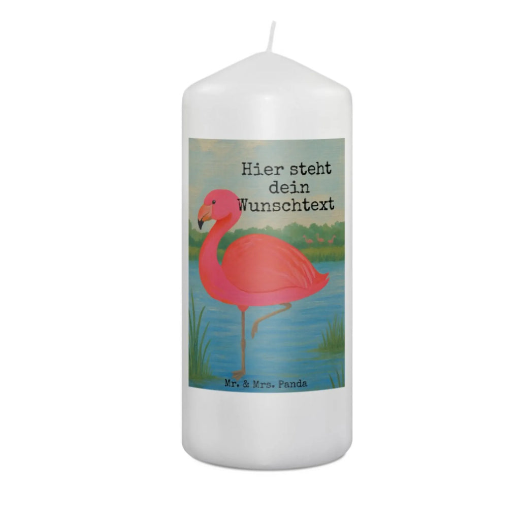 Personalisierte Kerze Flamingo Classic Design Outdoor-Kerze Mit Namensgravur, Tafelkerze Mit Wunschname, Adventskerze Mit Wunschname, Sojawachskerze Mit Namensdruck, Kerze Mit Prägung Und Wunschname, Kerzen-Set Mit Namensgravur, Bienenwachskerze Mit Wunschname, LED-Kerze Mit Wunschname, Stearinkerze Mit Gravur, Fair-Trade-Kerze Mit Namensgravur, Grabkerze Mit Namensgravur, Taufekerze Mit Namensgravur, Stabkerze Mit Gravur, Trauerkerze Mit Namen, Kerze Mit Namen, Gedenkkerze Mit Namen, Duftkerze Mit Namen, Gartenkerze Mit Namen, Bio-Kerze Mit Wunschname, Glas-Kerze Mit Wunschname, Kerze Für Geburtstag Mit Wunschname, Holz-Kerze Mit Namen, Teelicht Mit Namensdruck, Handgemachte Kerze Mit Wunschname, Streukerze Mit Namensdruck, Laternenkerze Mit Namensdruck, Blockkerze Mit Namensdruck, Votivkerze Mit Wunschname, Firmungskerze Mit Wunschname, Kerze Für Hochzeit Mit Namensgravur, Tischkerze Mit Namensdruck, Gastgeschenk Kerze Mit Namen, Weihnachtskerze Mit Namensgravur, Osterkerze Mit Namen, Stumpenkerze Mit Namensgravur, Schwimmkerze Mit Namen, Personalisierte Kerze, Kommunionkerze Mit Namen, Handgegossene Kerze Mit Namen, Kerze Mit Spruch Und Namen, Metall-Kerze Mit Namensgravur, Andachtskerze Mit Namensgravur, Flamingo, ich, Stolz, Einzigartig, Tochter, Freundinnen, Sohn, Geschwister, Außenseiter, Spruch, Freundin, für mich, Selbstliebe