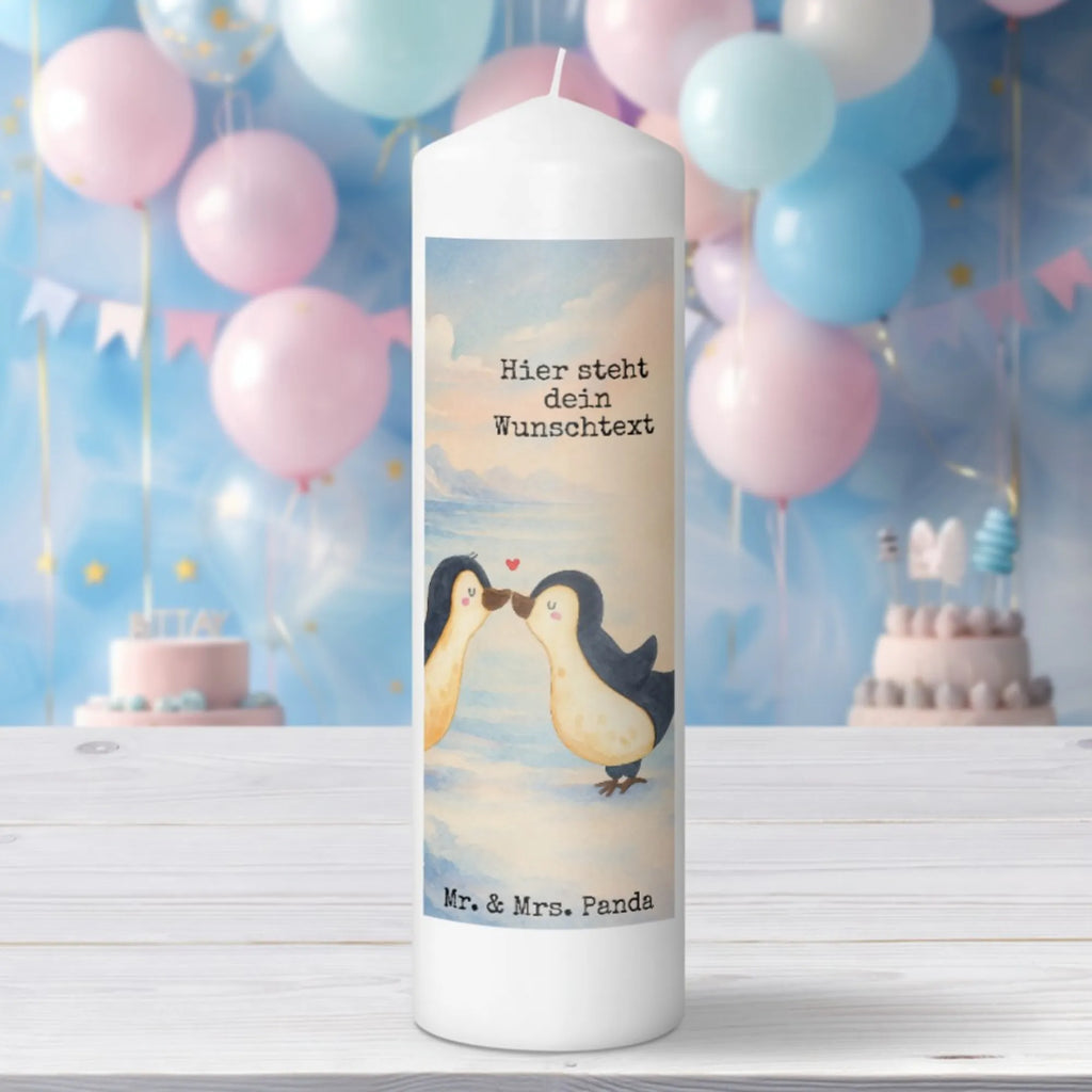 Personalisierte Kerze Pinguine Kuss Design Stearinkerze Mit Gravur, Gartenkerze Mit Namen, LED-Kerze Mit Wunschname, Taufekerze Mit Namensgravur, Holz-Kerze Mit Namen, Grabkerze Mit Namensgravur, Firmungskerze Mit Wunschname, Duftkerze Mit Namen, Stumpenkerze Mit Namensgravur, Andachtskerze Mit Namensgravur, Stabkerze Mit Gravur, Adventskerze Mit Wunschname, Glas-Kerze Mit Wunschname, Kerze Mit Namen, Kerzen-Set Mit Namensgravur, Votivkerze Mit Wunschname, Tischkerze Mit Namensdruck, Bio-Kerze Mit Wunschname, Kerze Mit Spruch Und Namen, Kerze Mit Prägung Und Wunschname, Handgegossene Kerze Mit Namen, Bienenwachskerze Mit Wunschname, Kerze Für Geburtstag Mit Wunschname, Outdoor-Kerze Mit Namensgravur, Laternenkerze Mit Namensdruck, Handgemachte Kerze Mit Wunschname, Gastgeschenk Kerze Mit Namen, Tafelkerze Mit Wunschname, Trauerkerze Mit Namen, Schwimmkerze Mit Namen, Fair-Trade-Kerze Mit Namensgravur, Streukerze Mit Namensdruck, Kerze Für Hochzeit Mit Namensgravur, Blockkerze Mit Namensdruck, Kommunionkerze Mit Namen, Metall-Kerze Mit Namensgravur, Personalisierte Kerze, Weihnachtskerze Mit Namensgravur, Teelicht Mit Namensdruck, Osterkerze Mit Namen, Gedenkkerze Mit Namen, Sojawachskerze Mit Namensdruck, Liebe, Partner, Freund, Freundin, Ehemann, Ehefrau, Heiraten, Verlobung, Heiratsantrag, Liebesgeschenk, Jahrestag, Hocheitstag, Mitbringsel, Hochzeitstag, für Männer, Geschenk für Frauen, für Ehemann, Liebesbeweis, Geschenk für Partner, Valentinstag, Geschenk für Freundin