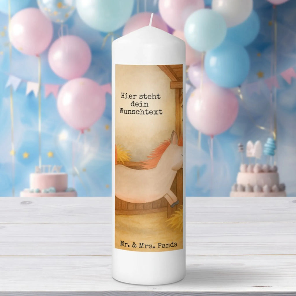 Personalisierte Kerze Pferd Springen Design Stearinkerze Mit Gravur, Kerze Für Geburtstag Mit Wunschname, Stumpenkerze Mit Namensgravur, Duftkerze Mit Namen, Kerze Mit Spruch Und Namen, Kommunionkerze Mit Namen, Personalisierte Kerze, Outdoor-Kerze Mit Namensgravur, Kerze Mit Namen, Tafelkerze Mit Wunschname, Holz-Kerze Mit Namen, Kerzen-Set Mit Namensgravur, Laternenkerze Mit Namensdruck, LED-Kerze Mit Wunschname, Firmungskerze Mit Wunschname, Stabkerze Mit Gravur, Trauerkerze Mit Namen, Grabkerze Mit Namensgravur, Sojawachskerze Mit Namensdruck, Streukerze Mit Namensdruck, Gedenkkerze Mit Namen, Andachtskerze Mit Namensgravur, Glas-Kerze Mit Wunschname, Tischkerze Mit Namensdruck, Metall-Kerze Mit Namensgravur, Bio-Kerze Mit Wunschname, Schwimmkerze Mit Namen, Blockkerze Mit Namensdruck, Kerze Mit Prägung Und Wunschname, Handgegossene Kerze Mit Namen, Taufekerze Mit Namensgravur, Adventskerze Mit Wunschname, Gartenkerze Mit Namen, Fair-Trade-Kerze Mit Namensgravur, Gastgeschenk Kerze Mit Namen, Osterkerze Mit Namen, Votivkerze Mit Wunschname, Teelicht Mit Namensdruck, Bienenwachskerze Mit Wunschname, Kerze Für Hochzeit Mit Namensgravur, Handgemachte Kerze Mit Wunschname, Weihnachtskerze Mit Namensgravur, Bauernhof, Hoftiere, Landwirt, Landwirtin, ausreiten, Pony, Stall, Pferd, Pferde, Pferdebesitzer, Pferdestall, reiten