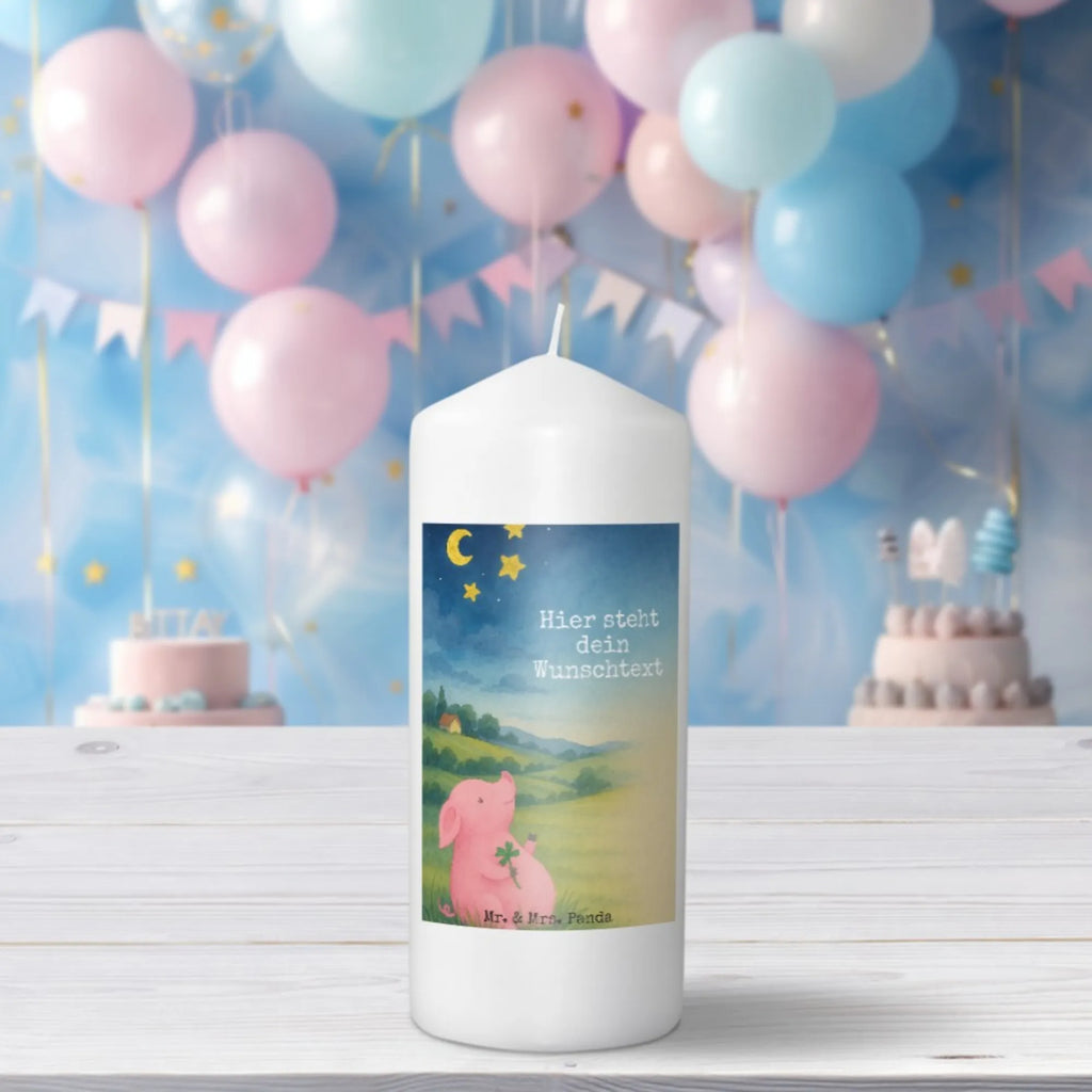 Personalisierte Kerze Schwein Glück Design Duftkerze Mit Namen, Teelicht Mit Namensdruck, Stumpenkerze Mit Namensgravur, Stearinkerze Mit Gravur, Stabkerze Mit Gravur, Osterkerze Mit Namen, Blockkerze Mit Namensdruck, Personalisierte Kerze, Taufekerze Mit Namensgravur, Gastgeschenk Kerze Mit Namen, Holz-Kerze Mit Namen, Kerze Mit Spruch Und Namen, Streukerze Mit Namensdruck, Schwimmkerze Mit Namen, Andachtskerze Mit Namensgravur, Weihnachtskerze Mit Namensgravur, Adventskerze Mit Wunschname, Firmungskerze Mit Wunschname, Laternenkerze Mit Namensdruck, Glas-Kerze Mit Wunschname, Tafelkerze Mit Wunschname, Handgemachte Kerze Mit Wunschname, Grabkerze Mit Namensgravur, Trauerkerze Mit Namen, Kommunionkerze Mit Namen, Tischkerze Mit Namensdruck, Gedenkkerze Mit Namen, Handgegossene Kerze Mit Namen, Votivkerze Mit Wunschname, Gartenkerze Mit Namen, Kerzen-Set Mit Namensgravur, Bienenwachskerze Mit Wunschname, Kerze Für Geburtstag Mit Wunschname, Sojawachskerze Mit Namensdruck, Kerze Für Hochzeit Mit Namensgravur, Kerze Mit Namen, LED-Kerze Mit Wunschname, Metall-Kerze Mit Namensgravur, Bio-Kerze Mit Wunschname, Outdoor-Kerze Mit Namensgravur, Fair-Trade-Kerze Mit Namensgravur, Kerze Mit Prägung Und Wunschname, Tiermotive, Gute Laune, lustige Sprüche, Tiere, Motivation, Glücksschwein. Glück, Schwein, Glücksbringer, Sterne, Schweinchen, Ziele, Sernchen, Träume