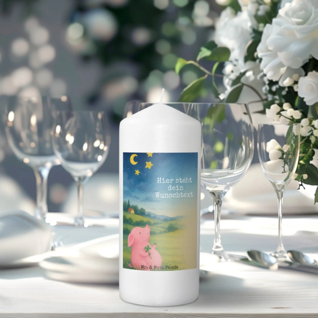Personalisierte Kerze Schwein Glück Design Duftkerze Mit Namen, Teelicht Mit Namensdruck, Stumpenkerze Mit Namensgravur, Stearinkerze Mit Gravur, Stabkerze Mit Gravur, Osterkerze Mit Namen, Blockkerze Mit Namensdruck, Personalisierte Kerze, Taufekerze Mit Namensgravur, Gastgeschenk Kerze Mit Namen, Holz-Kerze Mit Namen, Kerze Mit Spruch Und Namen, Streukerze Mit Namensdruck, Schwimmkerze Mit Namen, Andachtskerze Mit Namensgravur, Weihnachtskerze Mit Namensgravur, Adventskerze Mit Wunschname, Firmungskerze Mit Wunschname, Laternenkerze Mit Namensdruck, Glas-Kerze Mit Wunschname, Tafelkerze Mit Wunschname, Handgemachte Kerze Mit Wunschname, Grabkerze Mit Namensgravur, Trauerkerze Mit Namen, Kommunionkerze Mit Namen, Tischkerze Mit Namensdruck, Gedenkkerze Mit Namen, Handgegossene Kerze Mit Namen, Votivkerze Mit Wunschname, Gartenkerze Mit Namen, Kerzen-Set Mit Namensgravur, Bienenwachskerze Mit Wunschname, Kerze Für Geburtstag Mit Wunschname, Sojawachskerze Mit Namensdruck, Kerze Für Hochzeit Mit Namensgravur, Kerze Mit Namen, LED-Kerze Mit Wunschname, Metall-Kerze Mit Namensgravur, Bio-Kerze Mit Wunschname, Outdoor-Kerze Mit Namensgravur, Fair-Trade-Kerze Mit Namensgravur, Kerze Mit Prägung Und Wunschname, Tiermotive, Gute Laune, lustige Sprüche, Tiere, Motivation, Glücksschwein. Glück, Schwein, Glücksbringer, Sterne, Schweinchen, Ziele, Sernchen, Träume