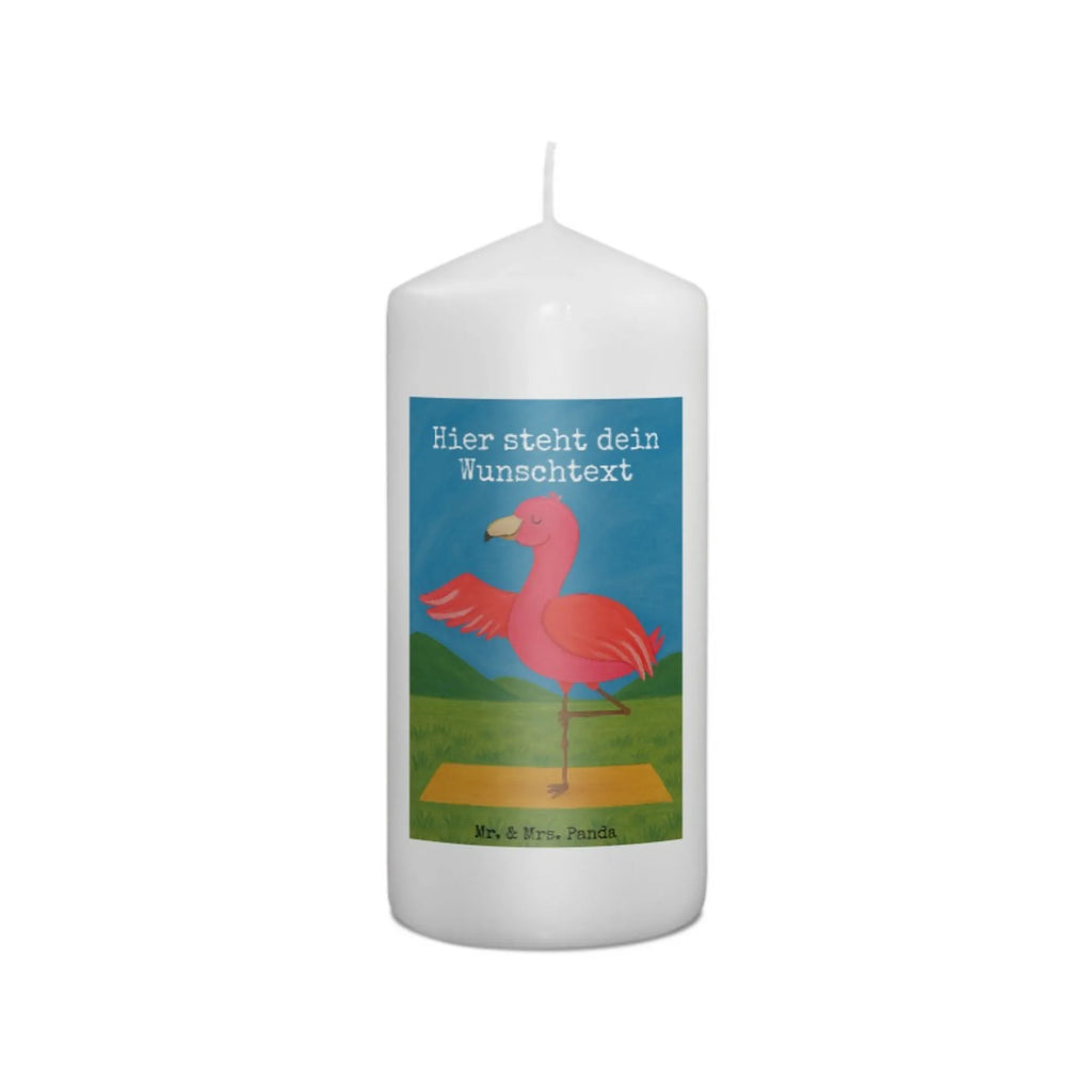 Personalisierte Kerze Flamingo Yoga Design Stearinkerze Mit Gravur, Tafelkerze Mit Wunschname, Schwimmkerze Mit Namen, Handgemachte Kerze Mit Wunschname, Bio-Kerze Mit Wunschname, Kerze Für Hochzeit Mit Namensgravur, Fair-Trade-Kerze Mit Namensgravur, Kerze Mit Prägung Und Wunschname, Tischkerze Mit Namensdruck, Bienenwachskerze Mit Wunschname, Osterkerze Mit Namen, Sojawachskerze Mit Namensdruck, Holz-Kerze Mit Namen, Laternenkerze Mit Namensdruck, Teelicht Mit Namensdruck, Stabkerze Mit Gravur, Outdoor-Kerze Mit Namensgravur, Kerzen-Set Mit Namensgravur, Trauerkerze Mit Namen, Kerze Für Geburtstag Mit Wunschname, Stumpenkerze Mit Namensgravur, Kerze Mit Namen, Gartenkerze Mit Namen, Kommunionkerze Mit Namen, Grabkerze Mit Namensgravur, Duftkerze Mit Namen, Taufekerze Mit Namensgravur, Gastgeschenk Kerze Mit Namen, Blockkerze Mit Namensdruck, LED-Kerze Mit Wunschname, Handgegossene Kerze Mit Namen, Metall-Kerze Mit Namensgravur, Gedenkkerze Mit Namen, Personalisierte Kerze, Firmungskerze Mit Wunschname, Kerze Mit Spruch Und Namen, Votivkerze Mit Wunschname, Streukerze Mit Namensdruck, Adventskerze Mit Wunschname, Glas-Kerze Mit Wunschname, Weihnachtskerze Mit Namensgravur, Andachtskerze Mit Namensgravur, Flamingo, Ärger, Achtsamkeit, Yoga, Tiefenentspannung, Aufregen, Yoga-Übung, Namaste, Entspannung, Vogel