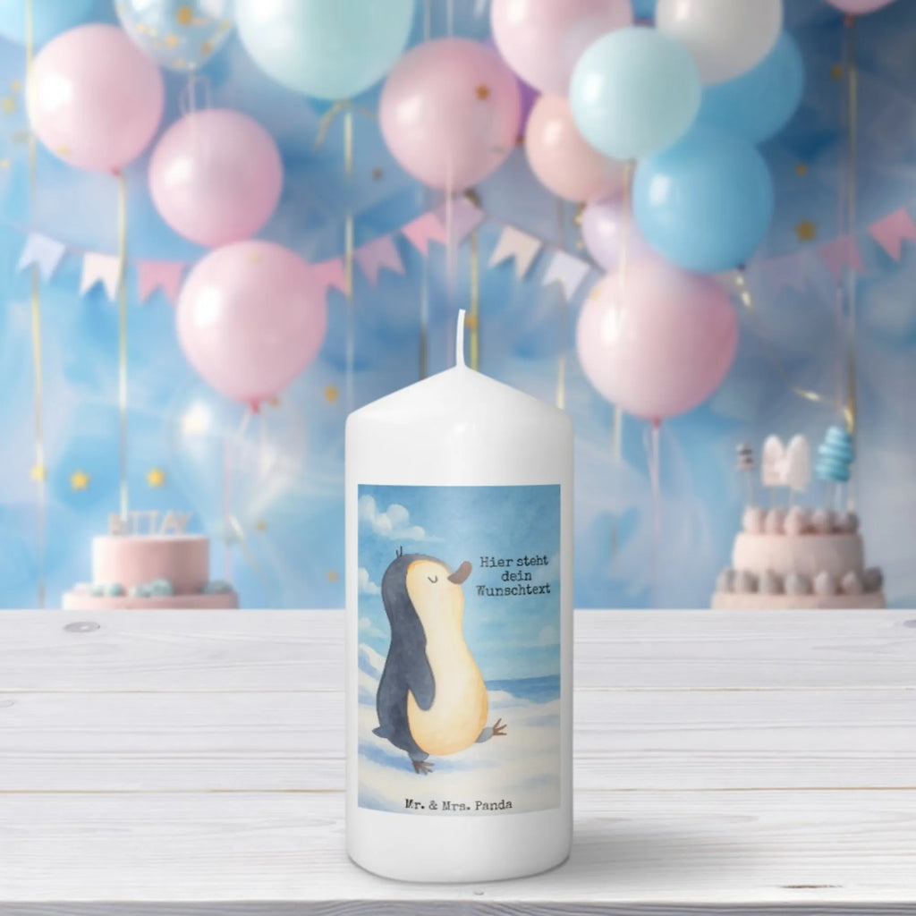 Personalisierte Kerze Pinguin marschieren Design Tischkerze Mit Namensdruck, Glas-Kerze Mit Wunschname, Kerze Mit Spruch Und Namen, Taufekerze Mit Namensgravur, Adventskerze Mit Wunschname, Kerze Mit Namen, Sojawachskerze Mit Namensdruck, Laternenkerze Mit Namensdruck, Gastgeschenk Kerze Mit Namen, Grabkerze Mit Namensgravur, Duftkerze Mit Namen, Outdoor-Kerze Mit Namensgravur, Teelicht Mit Namensdruck, Holz-Kerze Mit Namen, Bio-Kerze Mit Wunschname, Schwimmkerze Mit Namen, Gedenkkerze Mit Namen, Andachtskerze Mit Namensgravur, Stumpenkerze Mit Namensgravur, Tafelkerze Mit Wunschname, Stabkerze Mit Gravur, Gartenkerze Mit Namen, Kerze Mit Prägung Und Wunschname, Osterkerze Mit Namen, Personalisierte Kerze, Kerzen-Set Mit Namensgravur, Kerze Für Hochzeit Mit Namensgravur, Kerze Für Geburtstag Mit Wunschname, Bienenwachskerze Mit Wunschname, Stearinkerze Mit Gravur, Blockkerze Mit Namensdruck, Kommunionkerze Mit Namen, Weihnachtskerze Mit Namensgravur, Trauerkerze Mit Namen, Firmungskerze Mit Wunschname, Metall-Kerze Mit Namensgravur, LED-Kerze Mit Wunschname, Fair-Trade-Kerze Mit Namensgravur, Handgemachte Kerze Mit Wunschname, Votivkerze Mit Wunschname, Streukerze Mit Namensdruck, Handgegossene Kerze Mit Namen, Pinguin, Langschläfer, Pinguine, Frühaufsteher, Familie, Schwester, Bruder