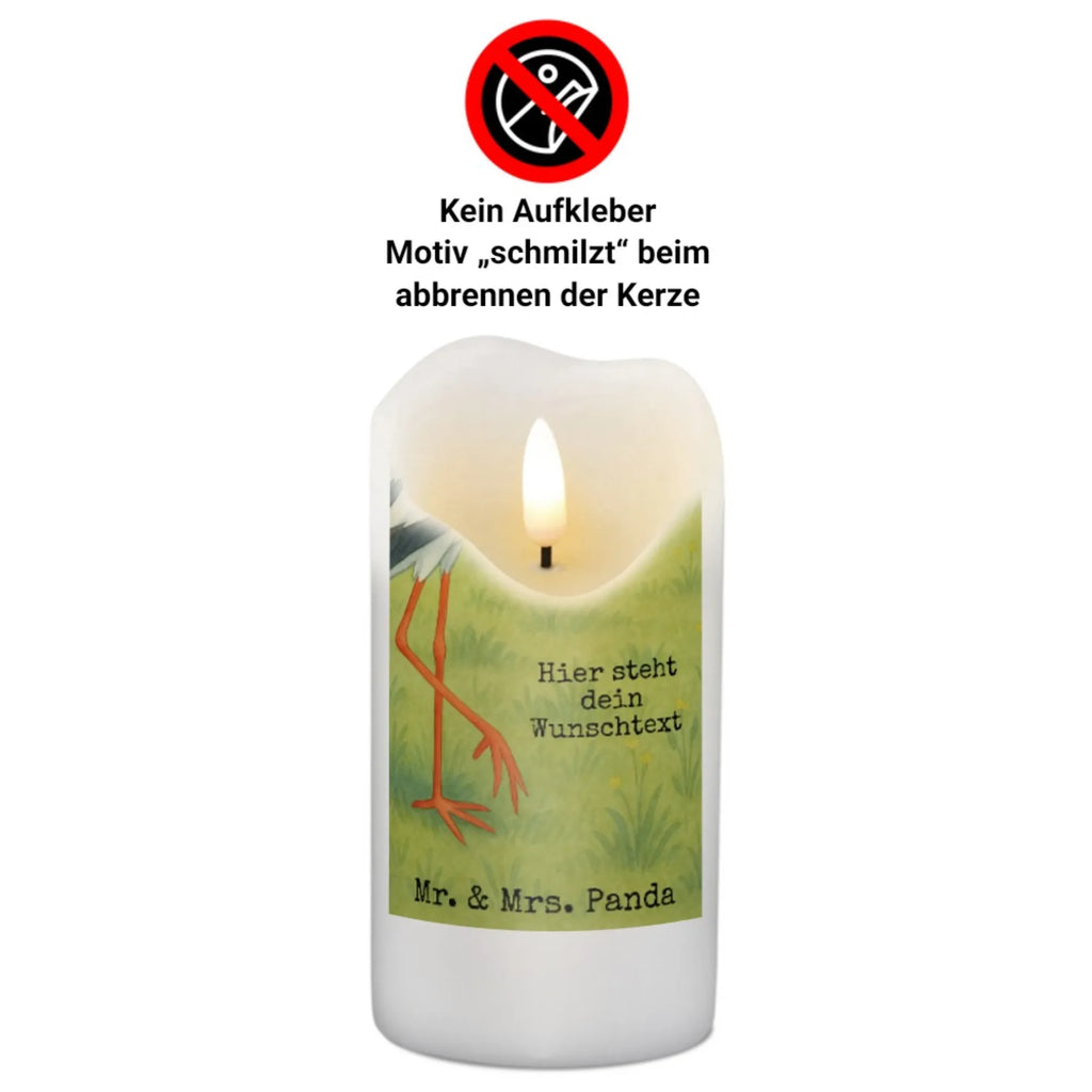 Personalisierte Kerze Storch Design Kerze Für Geburtstag Mit Wunschname, Kerze Mit Spruch Und Namen, Outdoor-Kerze Mit Namensgravur, Sojawachskerze Mit Namensdruck, Fair-Trade-Kerze Mit Namensgravur, Kommunionkerze Mit Namen, Kerze Mit Namen, Stearinkerze Mit Gravur, Kerze Mit Prägung Und Wunschname, Schwimmkerze Mit Namen, Handgegossene Kerze Mit Namen, Tischkerze Mit Namensdruck, Stumpenkerze Mit Namensgravur, Adventskerze Mit Wunschname, Gastgeschenk Kerze Mit Namen, Gartenkerze Mit Namen, Glas-Kerze Mit Wunschname, Laternenkerze Mit Namensdruck, Teelicht Mit Namensdruck, Grabkerze Mit Namensgravur, LED-Kerze Mit Wunschname, Firmungskerze Mit Wunschname, Metall-Kerze Mit Namensgravur, Tafelkerze Mit Wunschname, Gedenkkerze Mit Namen, Stabkerze Mit Gravur, Trauerkerze Mit Namen, Streukerze Mit Namensdruck, Duftkerze Mit Namen, Kerze Für Hochzeit Mit Namensgravur, Weihnachtskerze Mit Namensgravur, Blockkerze Mit Namensdruck, Votivkerze Mit Wunschname, Kerzen-Set Mit Namensgravur, Taufekerze Mit Namensgravur, Holz-Kerze Mit Namen, Bio-Kerze Mit Wunschname, Osterkerze Mit Namen, Bienenwachskerze Mit Wunschname, Andachtskerze Mit Namensgravur, Handgemachte Kerze Mit Wunschname, Personalisierte Kerze, Tiermotive, Gute Laune, lustige Sprüche, Tiere, Mutter, Baby, Schwanger, Schwangerschaft, Babybauch, Mütter, Geburt, Störche, Mutter werden, Storch