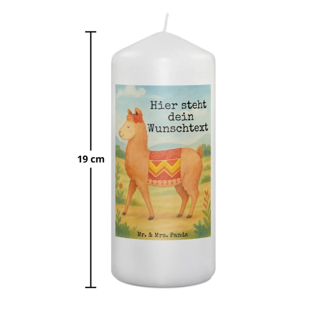 Personalisierte Kerze Alpaka Stolz Design Kommunionkerze Mit Namen, Gartenkerze Mit Namen, Sojawachskerze Mit Namensdruck, Votivkerze Mit Wunschname, Glas-Kerze Mit Wunschname, Grabkerze Mit Namensgravur, Tafelkerze Mit Wunschname, Metall-Kerze Mit Namensgravur, Handgegossene Kerze Mit Namen, Adventskerze Mit Wunschname, Bio-Kerze Mit Wunschname, Duftkerze Mit Namen, LED-Kerze Mit Wunschname, Personalisierte Kerze, Blockkerze Mit Namensdruck, Laternenkerze Mit Namensdruck, Firmungskerze Mit Wunschname, Trauerkerze Mit Namen, Outdoor-Kerze Mit Namensgravur, Gastgeschenk Kerze Mit Namen, Teelicht Mit Namensdruck, Kerze Mit Namen, Holz-Kerze Mit Namen, Stumpenkerze Mit Namensgravur, Bienenwachskerze Mit Wunschname, Streukerze Mit Namensdruck, Schwimmkerze Mit Namen, Andachtskerze Mit Namensgravur, Kerze Für Hochzeit Mit Namensgravur, Weihnachtskerze Mit Namensgravur, Stabkerze Mit Gravur, Osterkerze Mit Namen, Kerze Mit Spruch Und Namen, Handgemachte Kerze Mit Wunschname, Taufekerze Mit Namensgravur, Kerze Für Geburtstag Mit Wunschname, Gedenkkerze Mit Namen, Kerze Mit Prägung Und Wunschname, Kerzen-Set Mit Namensgravur, Fair-Trade-Kerze Mit Namensgravur, Tischkerze Mit Namensdruck, Stearinkerze Mit Gravur, Alpaka, Lama