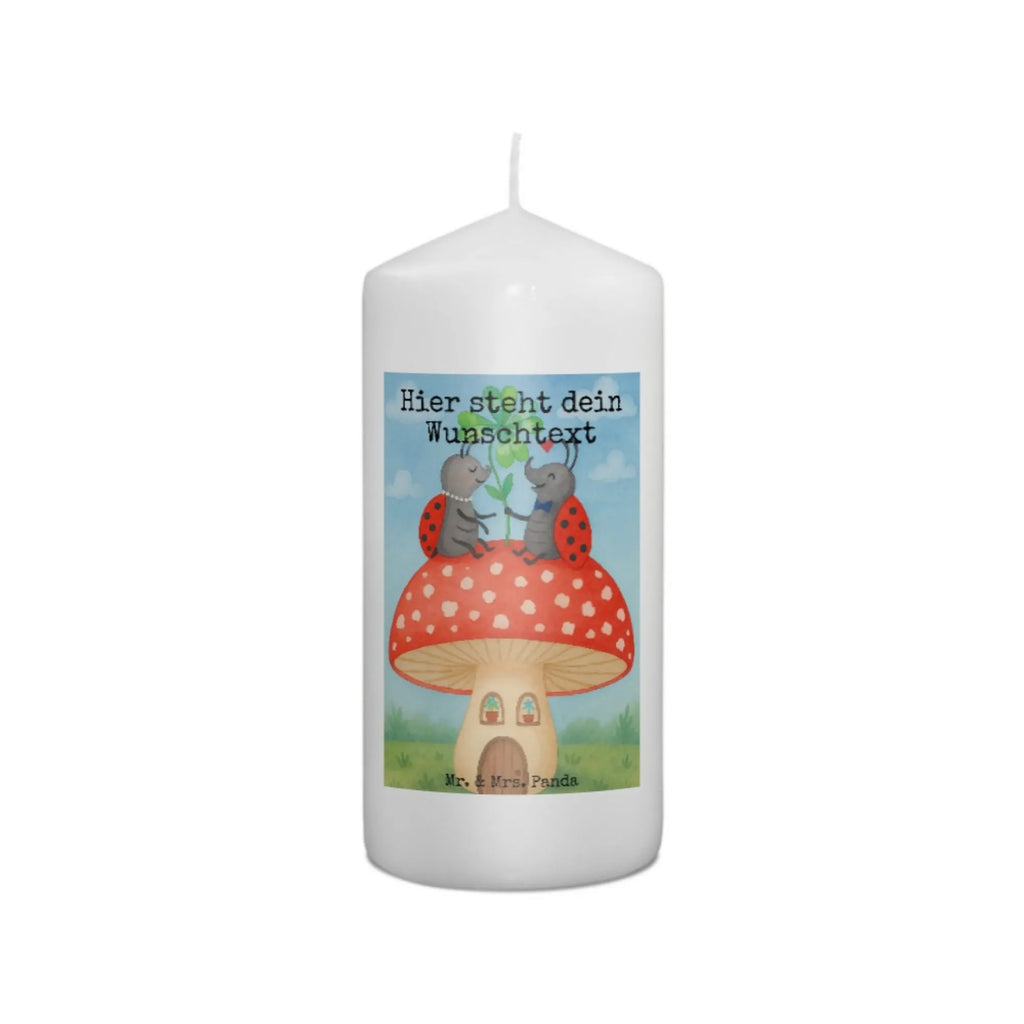 Personalisierte Kerze Marienkäfer Fliegenpilz Design Outdoor-Kerze Mit Namensgravur, Taufekerze Mit Namensgravur, Holz-Kerze Mit Namen, Handgemachte Kerze Mit Wunschname, Blockkerze Mit Namensdruck, Weihnachtskerze Mit Namensgravur, Gartenkerze Mit Namen, Gedenkkerze Mit Namen, Schwimmkerze Mit Namen, Sojawachskerze Mit Namensdruck, Gastgeschenk Kerze Mit Namen, Kerze Mit Spruch Und Namen, Teelicht Mit Namensdruck, Kerze Für Geburtstag Mit Wunschname, Stumpenkerze Mit Namensgravur, Firmungskerze Mit Wunschname, LED-Kerze Mit Wunschname, Metall-Kerze Mit Namensgravur, Handgegossene Kerze Mit Namen, Bienenwachskerze Mit Wunschname, Duftkerze Mit Namen, Tafelkerze Mit Wunschname, Bio-Kerze Mit Wunschname, Laternenkerze Mit Namensdruck, Votivkerze Mit Wunschname, Adventskerze Mit Wunschname, Stabkerze Mit Gravur, Personalisierte Kerze, Kerze Mit Namen, Kommunionkerze Mit Namen, Glas-Kerze Mit Wunschname, Streukerze Mit Namensdruck, Stearinkerze Mit Gravur, Trauerkerze Mit Namen, Kerzen-Set Mit Namensgravur, Kerze Mit Prägung Und Wunschname, Tischkerze Mit Namensdruck, Fair-Trade-Kerze Mit Namensgravur, Andachtskerze Mit Namensgravur, Grabkerze Mit Namensgravur, Kerze Für Hochzeit Mit Namensgravur, Osterkerze Mit Namen, Tiermotive, Gute Laune, lustige Sprüche, Tiere, Wohnung, zuhause, Marienkäfer, Haus, Fliegenpilz, Fleigenpilzhaus