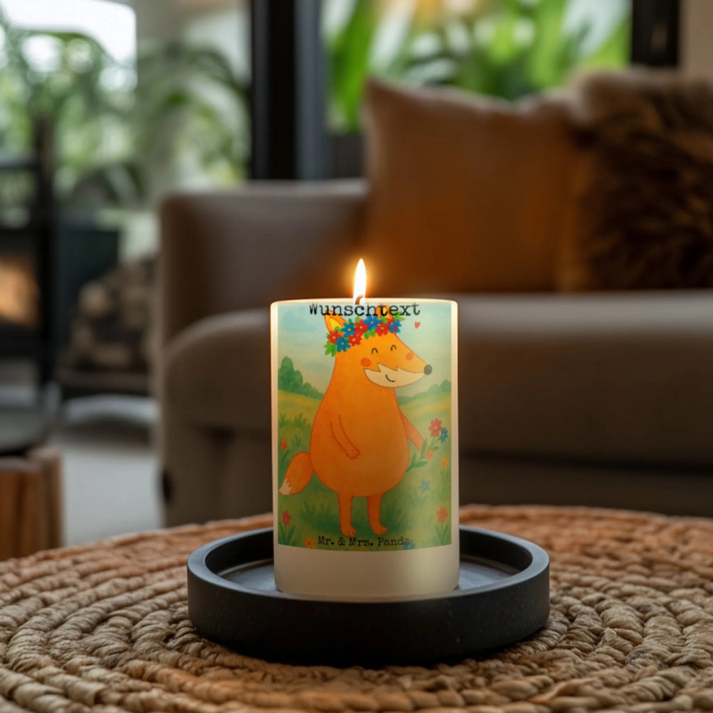 Personalisierte Kerze Fuchs Blumen Design Duftkerze Mit Namen, Handgemachte Kerze Mit Wunschname, Personalisierte Kerze, Gedenkkerze Mit Namen, Kerze Für Hochzeit Mit Namensgravur, Kerze Mit Spruch Und Namen, Kerzen-Set Mit Namensgravur, Andachtskerze Mit Namensgravur, Kerze Mit Prägung Und Wunschname, Glas-Kerze Mit Wunschname, Blockkerze Mit Namensdruck, Gastgeschenk Kerze Mit Namen, Votivkerze Mit Wunschname, Bio-Kerze Mit Wunschname, Streukerze Mit Namensdruck, Teelicht Mit Namensdruck, Bienenwachskerze Mit Wunschname, Osterkerze Mit Namen, Sojawachskerze Mit Namensdruck, Holz-Kerze Mit Namen, Adventskerze Mit Wunschname, Kerze Mit Namen, Weihnachtskerze Mit Namensgravur, Metall-Kerze Mit Namensgravur, Stumpenkerze Mit Namensgravur, LED-Kerze Mit Wunschname, Laternenkerze Mit Namensdruck, Kommunionkerze Mit Namen, Schwimmkerze Mit Namen, Fair-Trade-Kerze Mit Namensgravur, Handgegossene Kerze Mit Namen, Grabkerze Mit Namensgravur, Trauerkerze Mit Namen, Gartenkerze Mit Namen, Firmungskerze Mit Wunschname, Stearinkerze Mit Gravur, Tafelkerze Mit Wunschname, Stabkerze Mit Gravur, Kerze Für Geburtstag Mit Wunschname, Outdoor-Kerze Mit Namensgravur, Taufekerze Mit Namensgravur, Tischkerze Mit Namensdruck, Fuchs, Fox, ich, Blumen, Freundinnen, Blume, Füchse, Freude, Liebesbeweis, Blumenmädchen, Liebe, Selbstliebe, Fuchsmädchen, mich, Motivation, Freundin