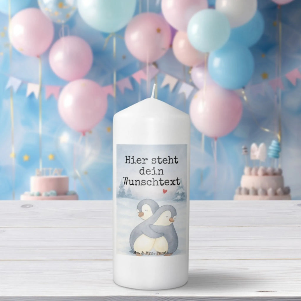 Personalisierte Kerze Pinguine Kuscheln Design Adventskerze Mit Wunschname, Kerze Für Hochzeit Mit Namensgravur, Gartenkerze Mit Namen, Handgegossene Kerze Mit Namen, Kerze Mit Prägung Und Wunschname, Stearinkerze Mit Gravur, Kerze Mit Spruch Und Namen, Tafelkerze Mit Wunschname, Gedenkkerze Mit Namen, Tischkerze Mit Namensdruck, Osterkerze Mit Namen, Kerze Mit Namen, Personalisierte Kerze, Stumpenkerze Mit Namensgravur, Bio-Kerze Mit Wunschname, Gastgeschenk Kerze Mit Namen, Andachtskerze Mit Namensgravur, Grabkerze Mit Namensgravur, Firmungskerze Mit Wunschname, Kerze Für Geburtstag Mit Wunschname, Metall-Kerze Mit Namensgravur, Trauerkerze Mit Namen, Blockkerze Mit Namensdruck, Holz-Kerze Mit Namen, Handgemachte Kerze Mit Wunschname, Laternenkerze Mit Namensdruck, Outdoor-Kerze Mit Namensgravur, Kommunionkerze Mit Namen, Glas-Kerze Mit Wunschname, Stabkerze Mit Gravur, Sojawachskerze Mit Namensdruck, Streukerze Mit Namensdruck, Schwimmkerze Mit Namen, Teelicht Mit Namensdruck, Votivkerze Mit Wunschname, Fair-Trade-Kerze Mit Namensgravur, Kerzen-Set Mit Namensgravur, Bienenwachskerze Mit Wunschname, Taufekerze Mit Namensgravur, Duftkerze Mit Namen, LED-Kerze Mit Wunschname, Weihnachtskerze Mit Namensgravur, Liebe, Partner, Freund, Freundin, Ehemann, Ehefrau, Heiraten, Verlobung, Heiratsantrag, Liebesgeschenk, Jahrestag, Hocheitstag, für Ehemann, Geschenk für Partner, Geschenk für Freundin, Mitbringsel, Valentinstag, für Männer, Geschenk für Frauen, Hochzeitstag, Liebesbeweis