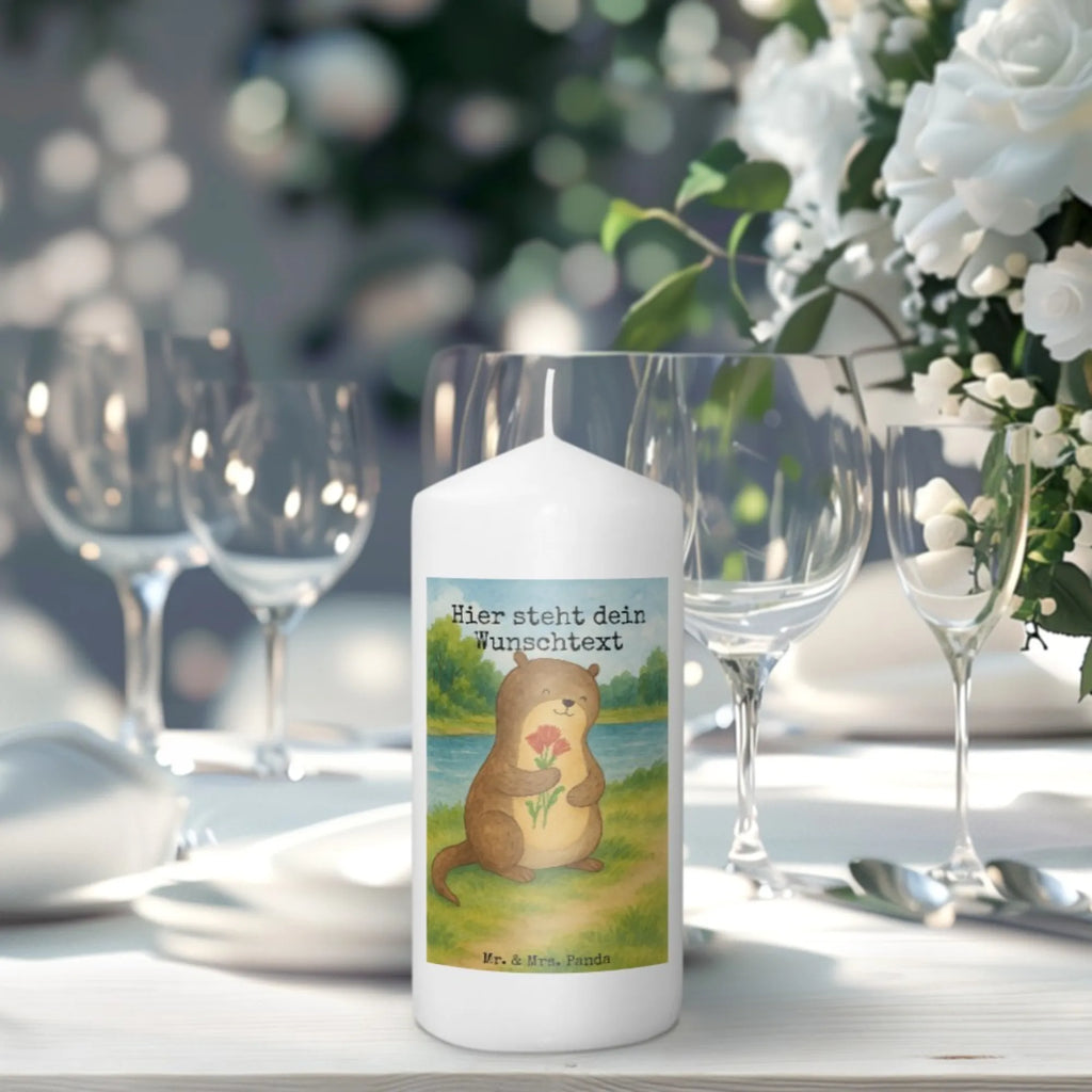 Personalisierte Kerze Otter Blumenstrauß Design Metall-Kerze Mit Namensgravur, Tafelkerze Mit Wunschname, Stumpenkerze Mit Namensgravur, Taufekerze Mit Namensgravur, Sojawachskerze Mit Namensdruck, Weihnachtskerze Mit Namensgravur, Kerze Für Hochzeit Mit Namensgravur, Kommunionkerze Mit Namen, Kerze Mit Namen, Blockkerze Mit Namensdruck, Duftkerze Mit Namen, Personalisierte Kerze, Kerze Mit Spruch Und Namen, Trauerkerze Mit Namen, Gartenkerze Mit Namen, Kerze Mit Prägung Und Wunschname, Grabkerze Mit Namensgravur, Tischkerze Mit Namensdruck, Teelicht Mit Namensdruck, Stearinkerze Mit Gravur, Bienenwachskerze Mit Wunschname, Firmungskerze Mit Wunschname, Outdoor-Kerze Mit Namensgravur, Adventskerze Mit Wunschname, Holz-Kerze Mit Namen, Osterkerze Mit Namen, Streukerze Mit Namensdruck, Bio-Kerze Mit Wunschname, Handgemachte Kerze Mit Wunschname, Stabkerze Mit Gravur, Kerzen-Set Mit Namensgravur, Andachtskerze Mit Namensgravur, Glas-Kerze Mit Wunschname, Fair-Trade-Kerze Mit Namensgravur, Gastgeschenk Kerze Mit Namen, LED-Kerze Mit Wunschname, Votivkerze Mit Wunschname, Laternenkerze Mit Namensdruck, Kerze Für Geburtstag Mit Wunschname, Gedenkkerze Mit Namen, Schwimmkerze Mit Namen, Handgegossene Kerze Mit Namen, Otter, Fischotter, Seeotter, Otter Seeotter See Otter