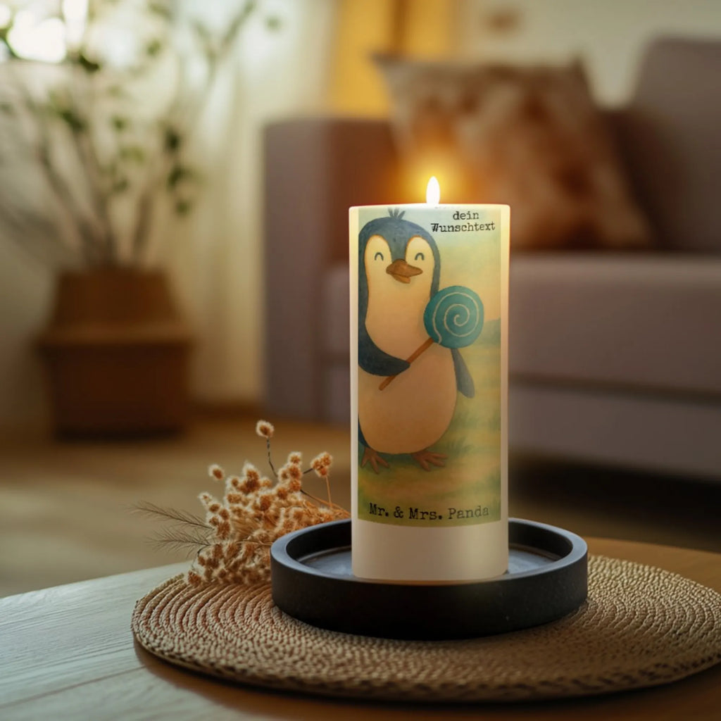 Personalisierte Kerze Pinguin Lolli Design Streukerze Mit Namensdruck, Adventskerze Mit Wunschname, Osterkerze Mit Namen, Kerze Für Geburtstag Mit Wunschname, Kerze Mit Spruch Und Namen, Stumpenkerze Mit Namensgravur, Sojawachskerze Mit Namensdruck, Kerzen-Set Mit Namensgravur, Trauerkerze Mit Namen, Teelicht Mit Namensdruck, LED-Kerze Mit Wunschname, Votivkerze Mit Wunschname, Duftkerze Mit Namen, Bio-Kerze Mit Wunschname, Metall-Kerze Mit Namensgravur, Gedenkkerze Mit Namen, Kerze Mit Prägung Und Wunschname, Kommunionkerze Mit Namen, Weihnachtskerze Mit Namensgravur, Schwimmkerze Mit Namen, Kerze Mit Namen, Firmungskerze Mit Wunschname, Fair-Trade-Kerze Mit Namensgravur, Kerze Für Hochzeit Mit Namensgravur, Taufekerze Mit Namensgravur, Bienenwachskerze Mit Wunschname, Gartenkerze Mit Namen, Handgemachte Kerze Mit Wunschname, Holz-Kerze Mit Namen, Tischkerze Mit Namensdruck, Personalisierte Kerze, Handgegossene Kerze Mit Namen, Gastgeschenk Kerze Mit Namen, Stabkerze Mit Gravur, Outdoor-Kerze Mit Namensgravur, Andachtskerze Mit Namensgravur, Glas-Kerze Mit Wunschname, Blockkerze Mit Namensdruck, Stearinkerze Mit Gravur, Tafelkerze Mit Wunschname, Grabkerze Mit Namensgravur, Laternenkerze Mit Namensdruck, Pinguin, Rebell, Süßigkeiten, Ganove, Spruch, Gauner, Rabauke, Lolli, Pinguine, Blödsinn