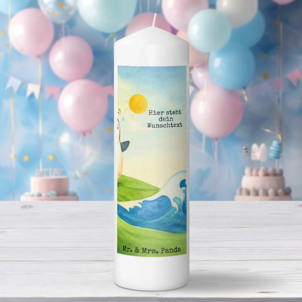 Personalisierte Kerze Pinguin Surfer Design Adventskerze Mit Wunschname, Taufekerze Mit Namensgravur, Gartenkerze Mit Namen, Blockkerze Mit Namensdruck, Kerzen-Set Mit Namensgravur, Kerze Mit Prägung Und Wunschname, Weihnachtskerze Mit Namensgravur, Kerze Für Hochzeit Mit Namensgravur, Outdoor-Kerze Mit Namensgravur, Teelicht Mit Namensdruck, Trauerkerze Mit Namen, Laternenkerze Mit Namensdruck, Sojawachskerze Mit Namensdruck, Gedenkkerze Mit Namen, Fair-Trade-Kerze Mit Namensgravur, Duftkerze Mit Namen, Bienenwachskerze Mit Wunschname, Kerze Mit Namen, Handgemachte Kerze Mit Wunschname, Stearinkerze Mit Gravur, Metall-Kerze Mit Namensgravur, Grabkerze Mit Namensgravur, Kommunionkerze Mit Namen, Osterkerze Mit Namen, Kerze Für Geburtstag Mit Wunschname, Glas-Kerze Mit Wunschname, Kerze Mit Spruch Und Namen, Schwimmkerze Mit Namen, Stumpenkerze Mit Namensgravur, Andachtskerze Mit Namensgravur, Stabkerze Mit Gravur, Tafelkerze Mit Wunschname, Streukerze Mit Namensdruck, Firmungskerze Mit Wunschname, Bio-Kerze Mit Wunschname, Gastgeschenk Kerze Mit Namen, Holz-Kerze Mit Namen, Votivkerze Mit Wunschname, Handgegossene Kerze Mit Namen, Tischkerze Mit Namensdruck, LED-Kerze Mit Wunschname, Personalisierte Kerze, Pinguin, Urlaub, Wellen, Wellen reiten, surfen, Portugal, Hawaii, Pinguine, Surfer