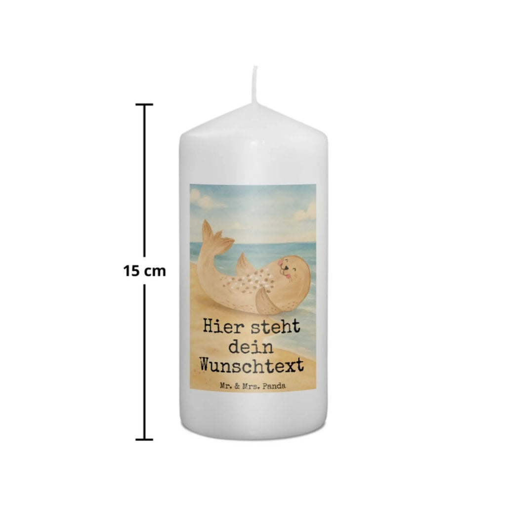 Personalisierte Kerze Robbe Liegen Design Schwimmkerze Mit Namen, Stabkerze Mit Gravur, Andachtskerze Mit Namensgravur, Kerzen-Set Mit Namensgravur, Fair-Trade-Kerze Mit Namensgravur, Kerze Mit Namen, Firmungskerze Mit Wunschname, Laternenkerze Mit Namensdruck, Metall-Kerze Mit Namensgravur, Stearinkerze Mit Gravur, Kerze Für Hochzeit Mit Namensgravur, Personalisierte Kerze, Handgegossene Kerze Mit Namen, Teelicht Mit Namensdruck, Kerze Mit Spruch Und Namen, Handgemachte Kerze Mit Wunschname, LED-Kerze Mit Wunschname, Gedenkkerze Mit Namen, Streukerze Mit Namensdruck, Taufekerze Mit Namensgravur, Gastgeschenk Kerze Mit Namen, Holz-Kerze Mit Namen, Outdoor-Kerze Mit Namensgravur, Kommunionkerze Mit Namen, Kerze Mit Prägung Und Wunschname, Votivkerze Mit Wunschname, Blockkerze Mit Namensdruck, Bio-Kerze Mit Wunschname, Gartenkerze Mit Namen, Tafelkerze Mit Wunschname, Tischkerze Mit Namensdruck, Grabkerze Mit Namensgravur, Weihnachtskerze Mit Namensgravur, Bienenwachskerze Mit Wunschname, Adventskerze Mit Wunschname, Trauerkerze Mit Namen, Stumpenkerze Mit Namensgravur, Sojawachskerze Mit Namensdruck, Osterkerze Mit Namen, Duftkerze Mit Namen, Kerze Für Geburtstag Mit Wunschname, Glas-Kerze Mit Wunschname, Tiermotive, Gute Laune, lustige Sprüche, Tiere, Robben, Meerestier, Freude, Lachen, Seehund, Ostsee, Robbe, Nordsee, Strand