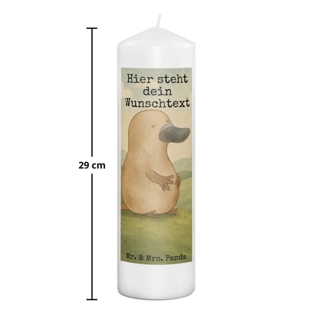 Personalisierte Kerze Schnabeltier Mut Design Holz-Kerze Mit Namen, Blockkerze Mit Namensdruck, Gastgeschenk Kerze Mit Namen, Bienenwachskerze Mit Wunschname, Handgemachte Kerze Mit Wunschname, Tafelkerze Mit Wunschname, Kerze Mit Spruch Und Namen, Firmungskerze Mit Wunschname, LED-Kerze Mit Wunschname, Tischkerze Mit Namensdruck, Personalisierte Kerze, Kerzen-Set Mit Namensgravur, Grabkerze Mit Namensgravur, Stabkerze Mit Gravur, Gedenkkerze Mit Namen, Laternenkerze Mit Namensdruck, Fair-Trade-Kerze Mit Namensgravur, Andachtskerze Mit Namensgravur, Glas-Kerze Mit Wunschname, Stearinkerze Mit Gravur, Adventskerze Mit Wunschname, Kommunionkerze Mit Namen, Sojawachskerze Mit Namensdruck, Osterkerze Mit Namen, Trauerkerze Mit Namen, Taufekerze Mit Namensgravur, Gartenkerze Mit Namen, Kerze Für Hochzeit Mit Namensgravur, Outdoor-Kerze Mit Namensgravur, Kerze Mit Prägung Und Wunschname, Stumpenkerze Mit Namensgravur, Teelicht Mit Namensdruck, Kerze Mit Namen, Schwimmkerze Mit Namen, Handgegossene Kerze Mit Namen, Metall-Kerze Mit Namensgravur, Bio-Kerze Mit Wunschname, Weihnachtskerze Mit Namensgravur, Votivkerze Mit Wunschname, Kerze Für Geburtstag Mit Wunschname, Duftkerze Mit Namen, Streukerze Mit Namensdruck, Meerestiere, Meer, Urlaub, Training, Neustart, mutig, Neuanfang, Motivation, Lebensweisheit, Schnabeltiere, Büro, Schnabeltier, Weltreise, Arbeit, Mut, Raodtrip