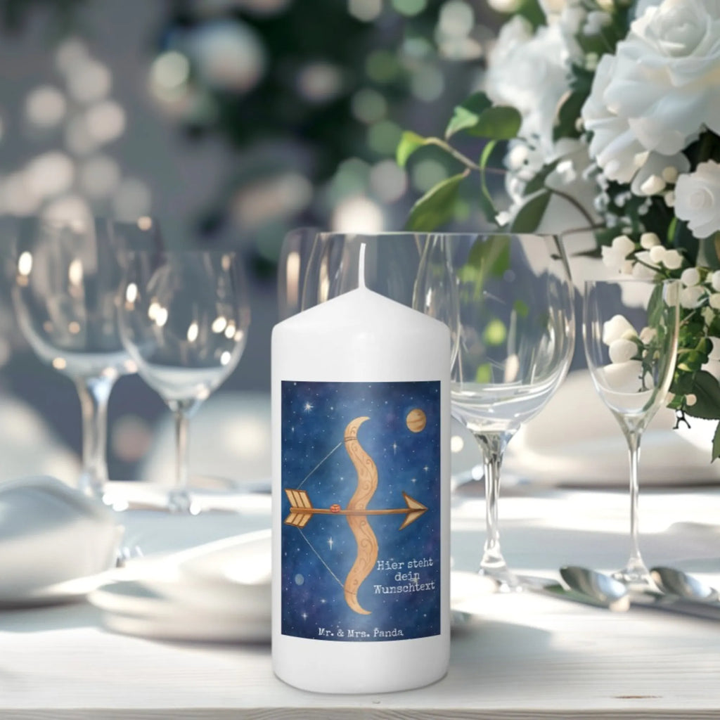 Personalisierte Kerze Sternzeichen Schütze Design Andachtskerze Mit Namensgravur, Streukerze Mit Namensdruck, Sojawachskerze Mit Namensdruck, Adventskerze Mit Wunschname, Holz-Kerze Mit Namen, Fair-Trade-Kerze Mit Namensgravur, Teelicht Mit Namensdruck, Stumpenkerze Mit Namensgravur, Votivkerze Mit Wunschname, Kerze Für Hochzeit Mit Namensgravur, Stabkerze Mit Gravur, Kerzen-Set Mit Namensgravur, Metall-Kerze Mit Namensgravur, Kerze Mit Namen, Gedenkkerze Mit Namen, Tischkerze Mit Namensdruck, Kerze Mit Prägung Und Wunschname, Gastgeschenk Kerze Mit Namen, Laternenkerze Mit Namensdruck, Personalisierte Kerze, Gartenkerze Mit Namen, Kerze Mit Spruch Und Namen, Weihnachtskerze Mit Namensgravur, Stearinkerze Mit Gravur, Tafelkerze Mit Wunschname, Duftkerze Mit Namen, Osterkerze Mit Namen, Kerze Für Geburtstag Mit Wunschname, Bienenwachskerze Mit Wunschname, Glas-Kerze Mit Wunschname, Trauerkerze Mit Namen, Kommunionkerze Mit Namen, LED-Kerze Mit Wunschname, Grabkerze Mit Namensgravur, Bio-Kerze Mit Wunschname, Handgegossene Kerze Mit Namen, Firmungskerze Mit Wunschname, Blockkerze Mit Namensdruck, Schwimmkerze Mit Namen, Taufekerze Mit Namensgravur, Outdoor-Kerze Mit Namensgravur, Handgemachte Kerze Mit Wunschname, Tierkreiszeichen, Sternzeichen, Horoskop, Astrologie, Aszendent, Schütze, Geburtstag Dezember, Geschenk November, Geschenk Dezember, Schütze Geschenk, Geschenk Schützenfest, Schütze Sternzeichen, Geburtstag November