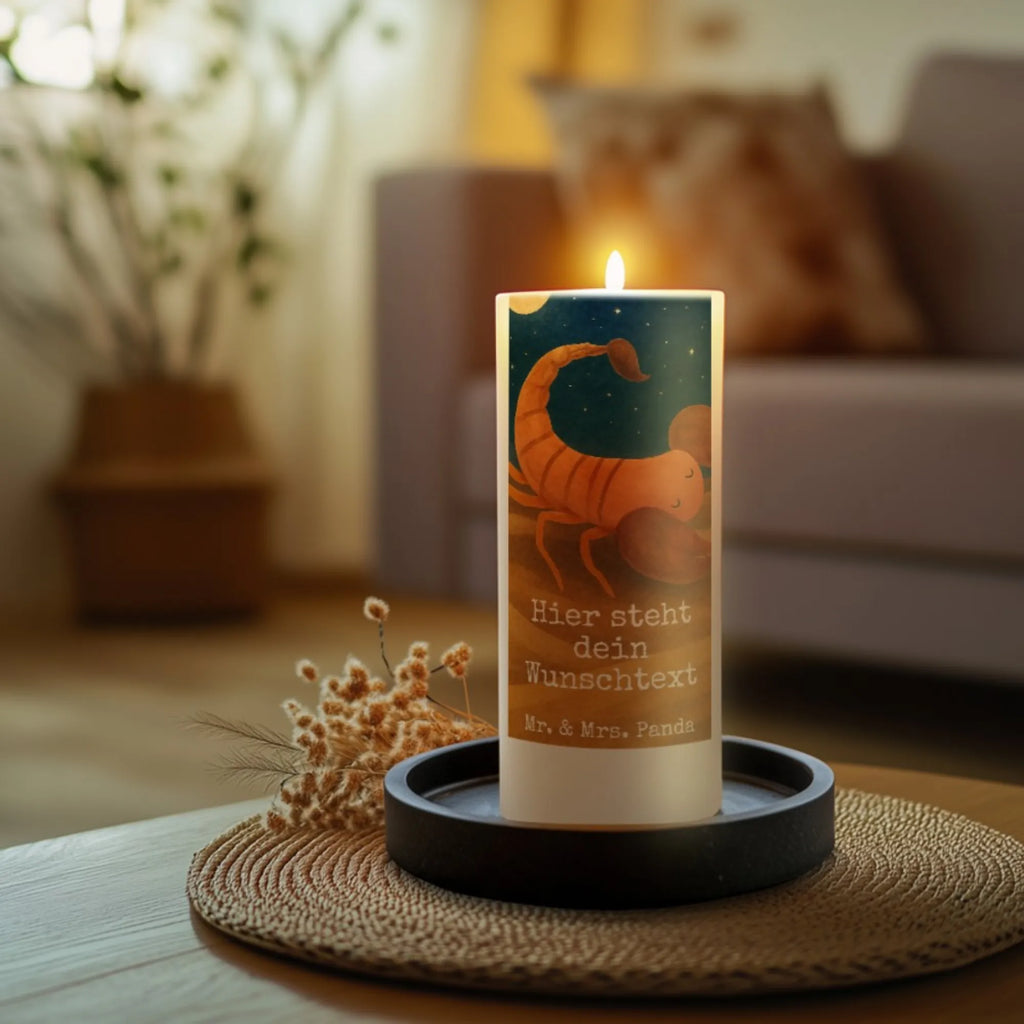 Personalisierte Kerze Sternzeichen Skorpion Design Kerze Mit Prägung Und Wunschname, Teelicht Mit Namensdruck, Handgegossene Kerze Mit Namen, Handgemachte Kerze Mit Wunschname, Fair-Trade-Kerze Mit Namensgravur, Kerzen-Set Mit Namensgravur, Kerze Für Hochzeit Mit Namensgravur, Bienenwachskerze Mit Wunschname, Streukerze Mit Namensdruck, Metall-Kerze Mit Namensgravur, Grabkerze Mit Namensgravur, Weihnachtskerze Mit Namensgravur, Firmungskerze Mit Wunschname, Kerze Mit Namen, Gastgeschenk Kerze Mit Namen, Osterkerze Mit Namen, LED-Kerze Mit Wunschname, Personalisierte Kerze, Glas-Kerze Mit Wunschname, Gartenkerze Mit Namen, Taufekerze Mit Namensgravur, Duftkerze Mit Namen, Sojawachskerze Mit Namensdruck, Schwimmkerze Mit Namen, Stabkerze Mit Gravur, Blockkerze Mit Namensdruck, Andachtskerze Mit Namensgravur, Adventskerze Mit Wunschname, Tischkerze Mit Namensdruck, Votivkerze Mit Wunschname, Bio-Kerze Mit Wunschname, Gedenkkerze Mit Namen, Kerze Mit Spruch Und Namen, Trauerkerze Mit Namen, Holz-Kerze Mit Namen, Laternenkerze Mit Namensdruck, Outdoor-Kerze Mit Namensgravur, Kerze Für Geburtstag Mit Wunschname, Kommunionkerze Mit Namen, Stearinkerze Mit Gravur, Tafelkerze Mit Wunschname, Stumpenkerze Mit Namensgravur, Tierkreiszeichen, Sternzeichen, Horoskop, Astrologie, Aszendent, Skorpion Sternzeichen, Geburtstag November, Geburtstag Oktober, Geschenk November, Geschenk Oktober, Skorpion Geschenk, Skorpione